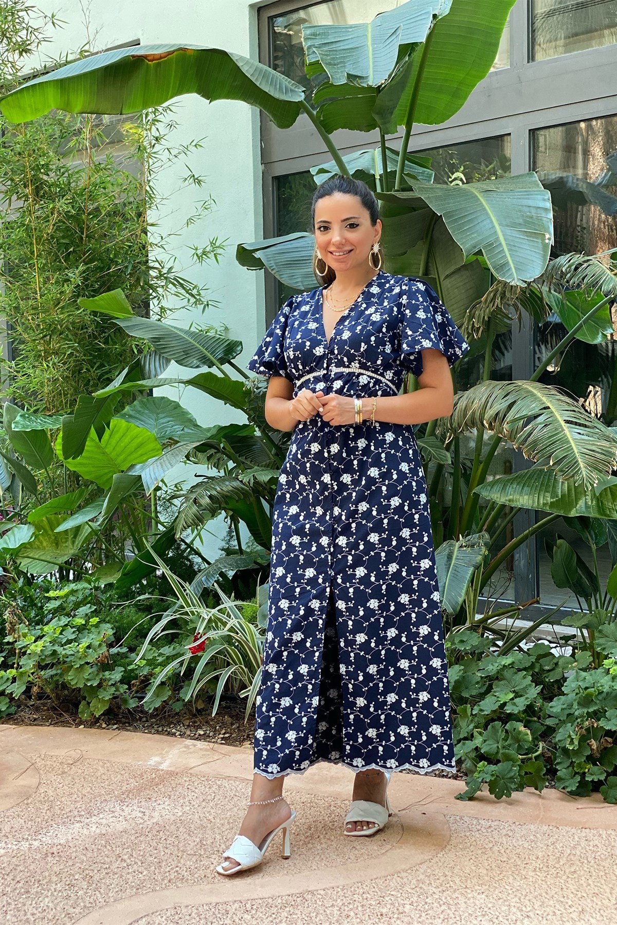 Lacivert Önden Düğmeli Nakışlı Elbise