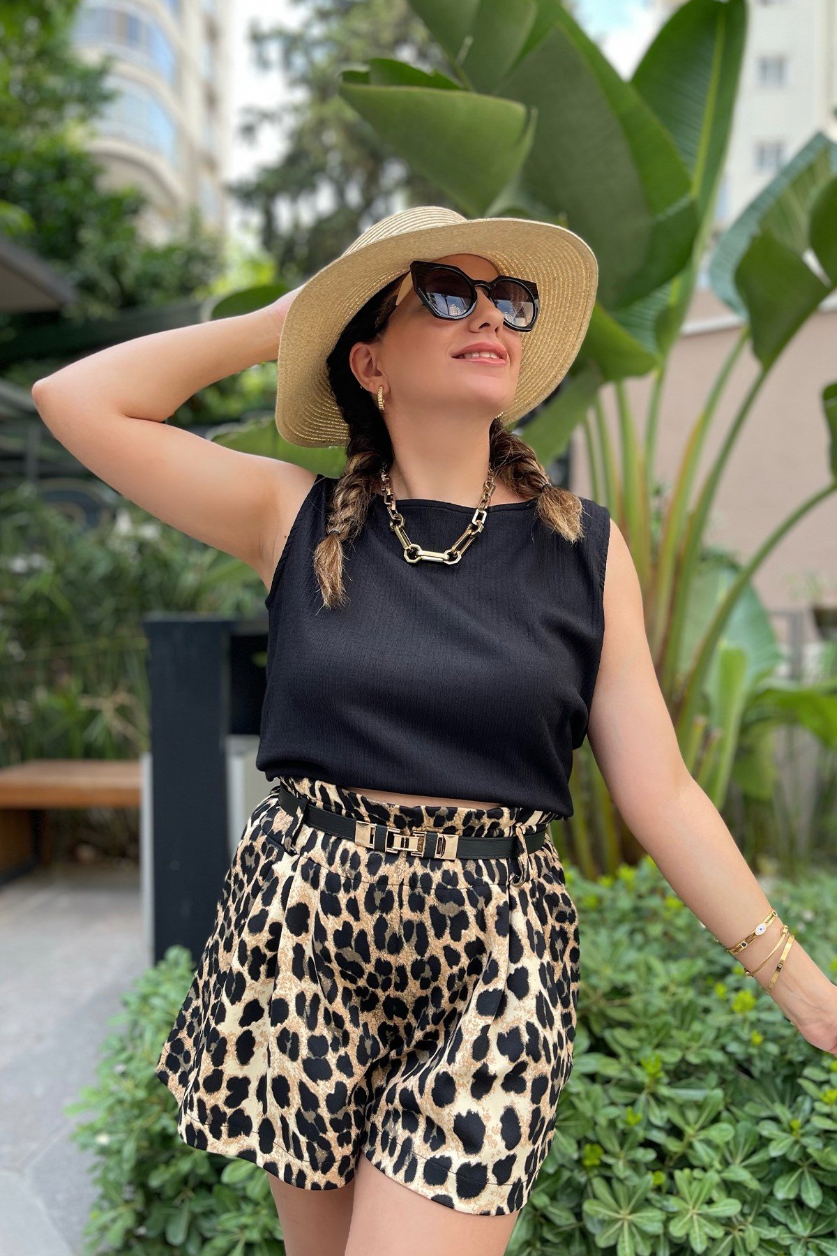 Leopar Desenli Şort