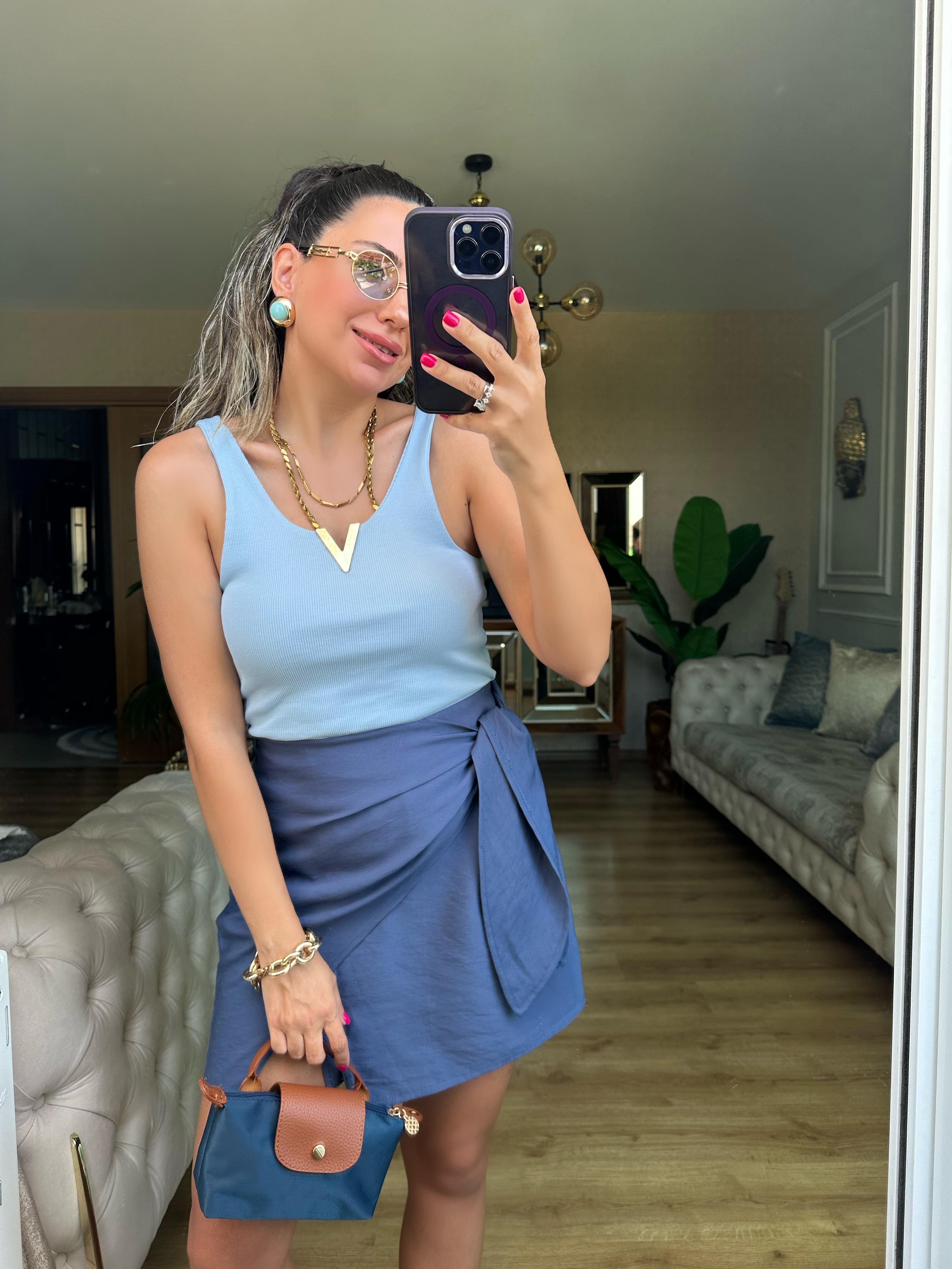 Mavi Bağlamalı Etek