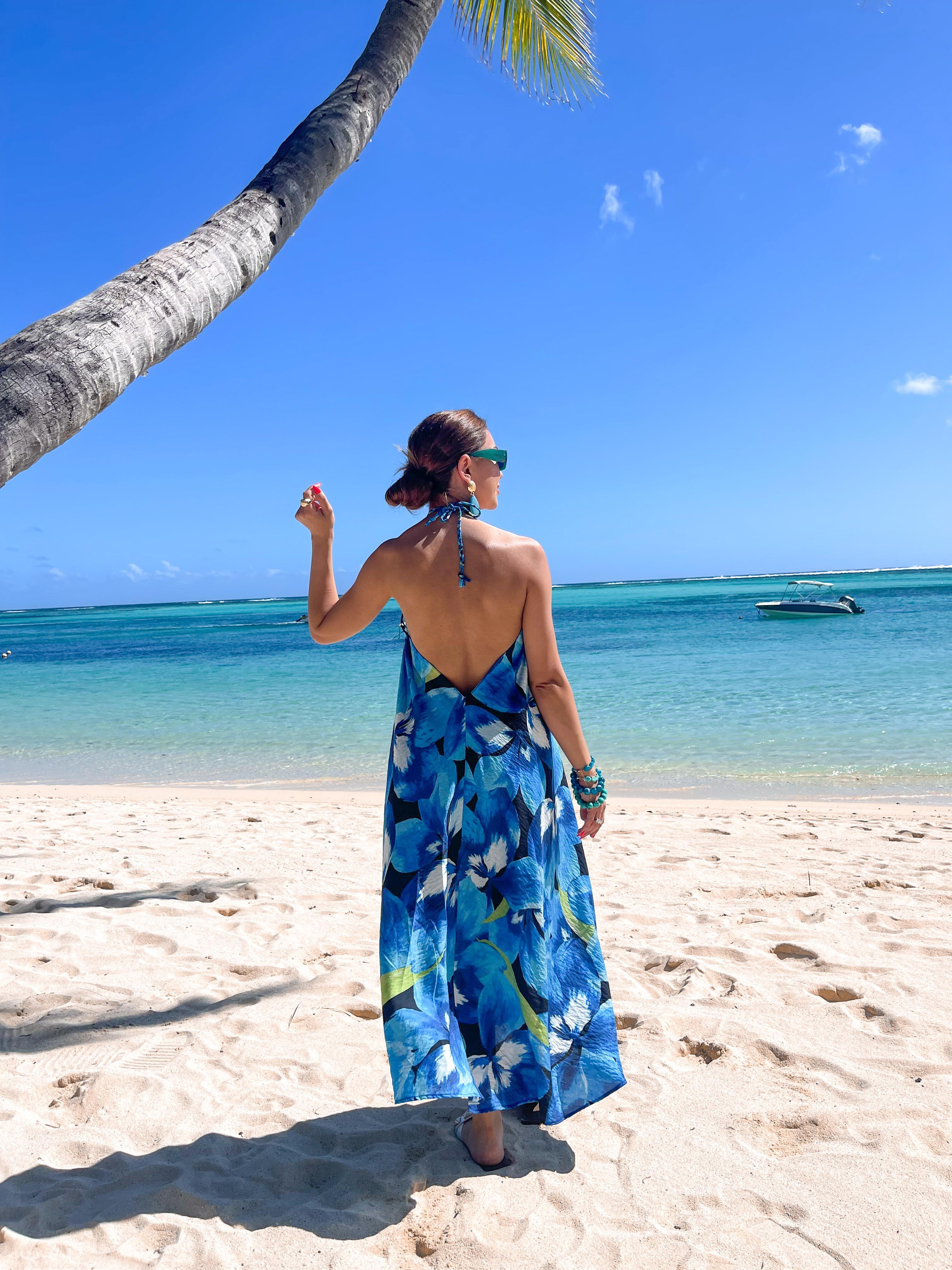 Mavi Desenli Sırtı Açık Elbise