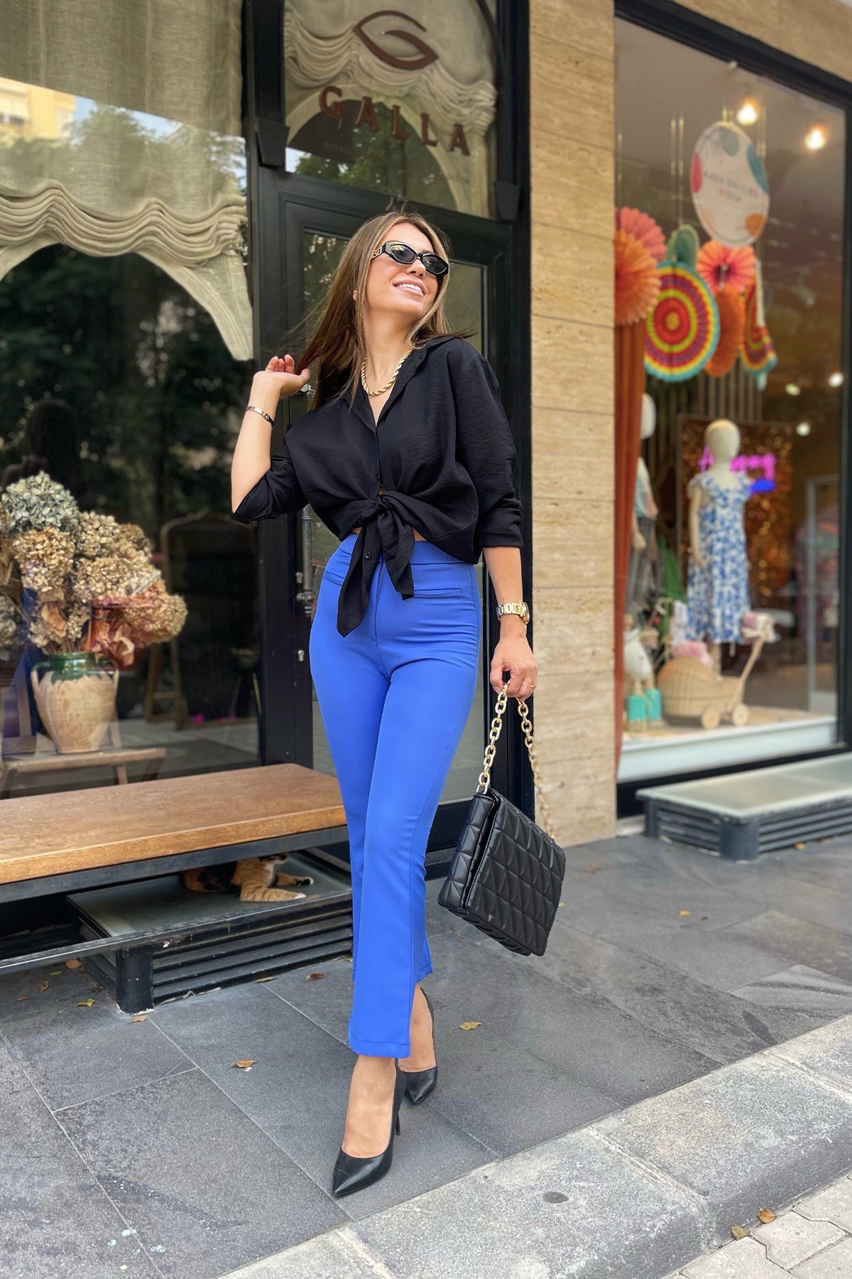 Mavi Geniş Paça Slim Fit Kumaş Pantolon 