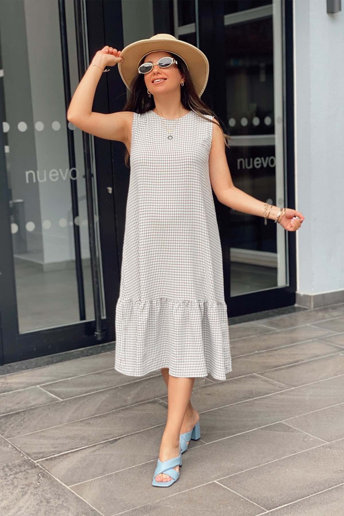 Mavi Kareli Sıfır Kol Volanlı Elbise