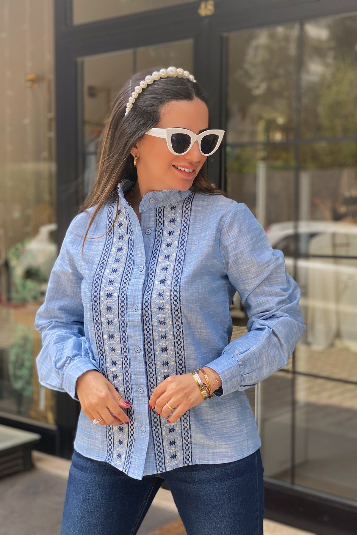Mavi Nakış Detaylı Gömlek