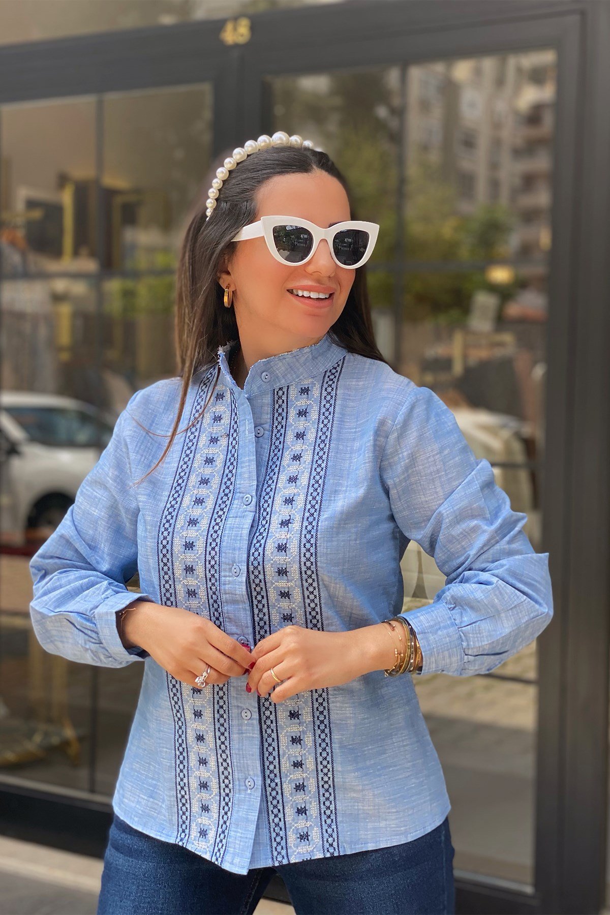 Mavi Nakış Detaylı Gömlek