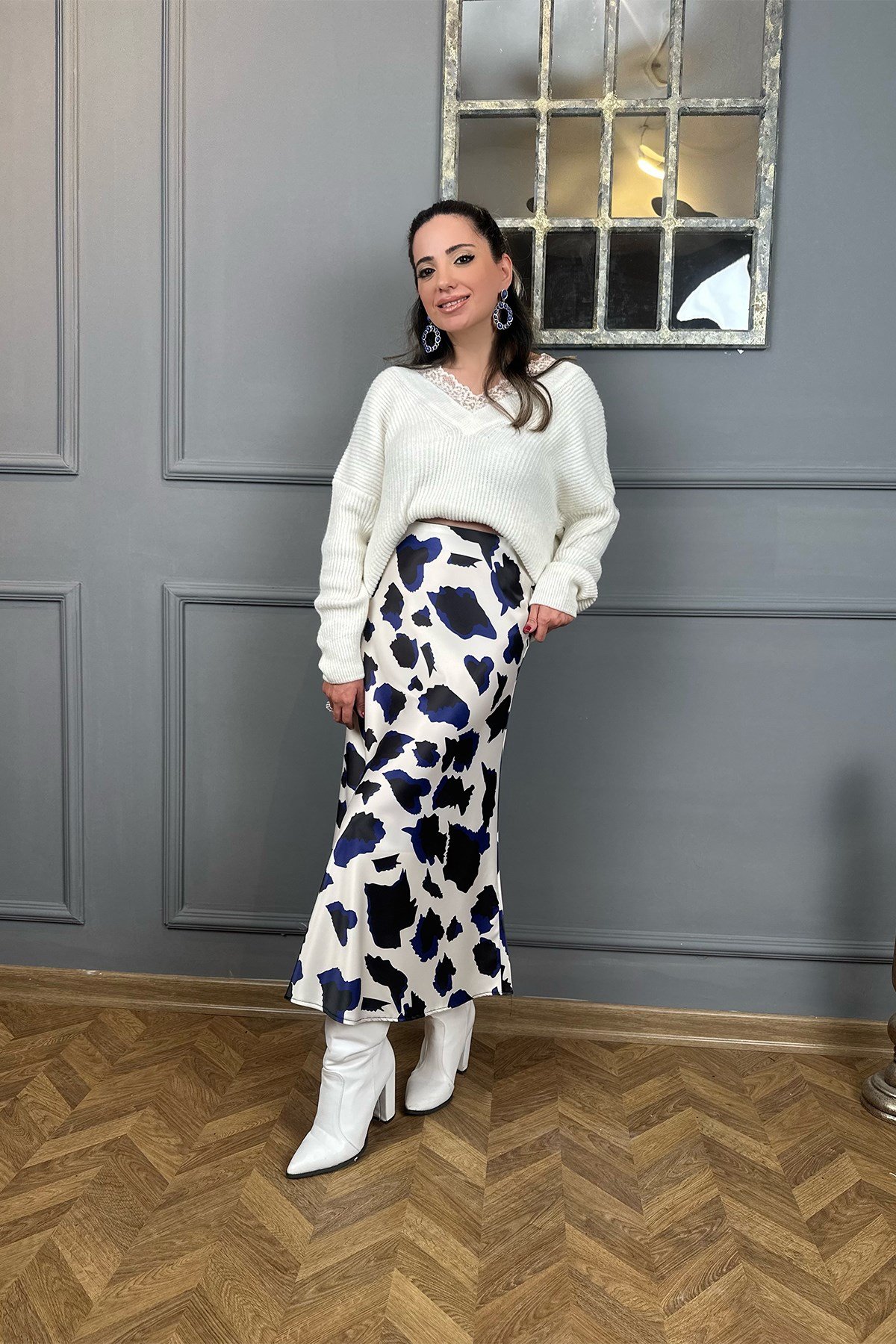 Mavi Siyah Desenli Saten Etek