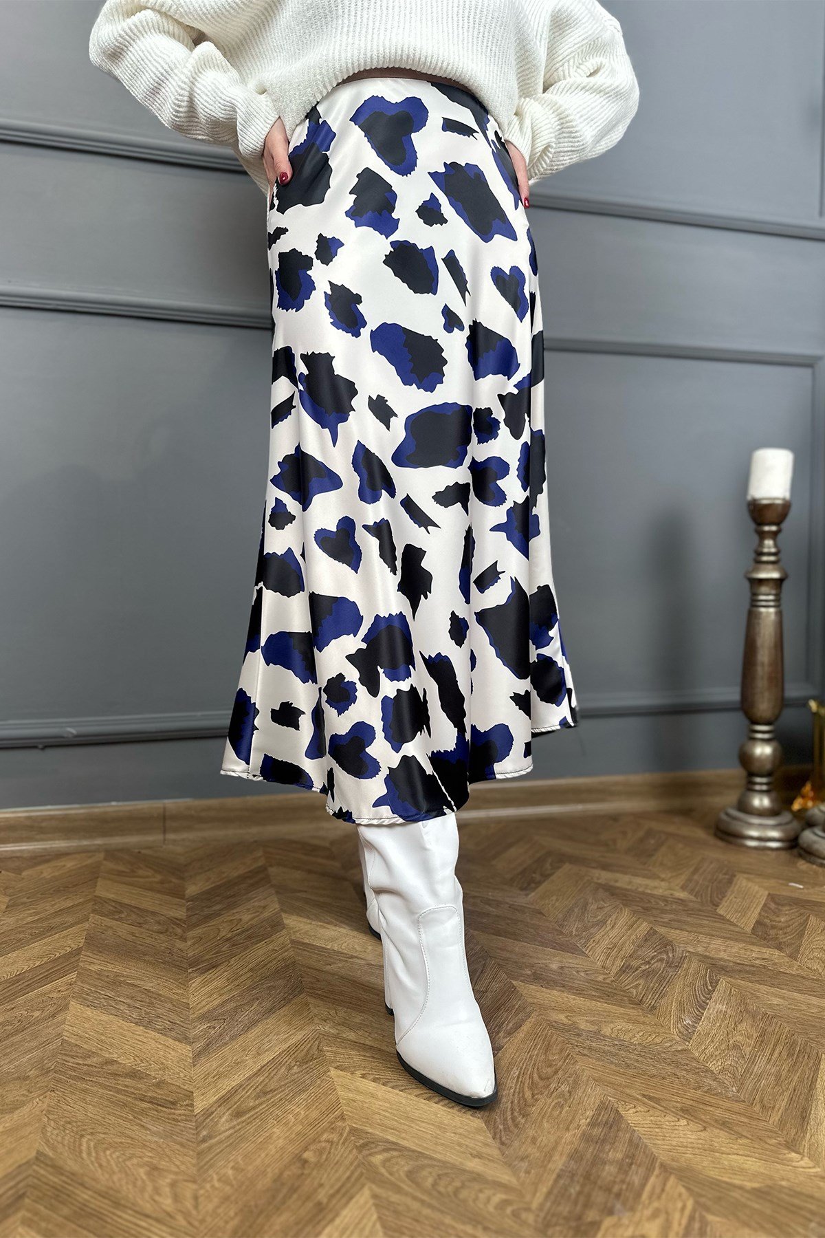 Mavi Siyah Desenli Saten Etek