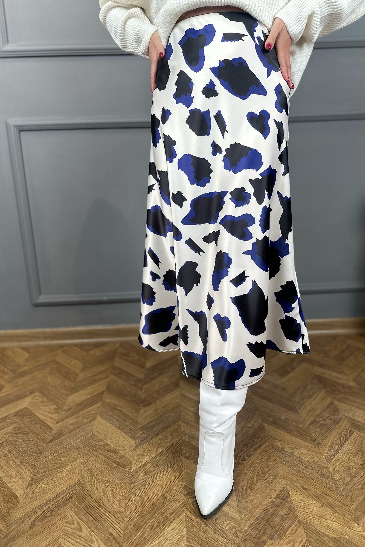 Mavi Siyah Desenli Saten Etek