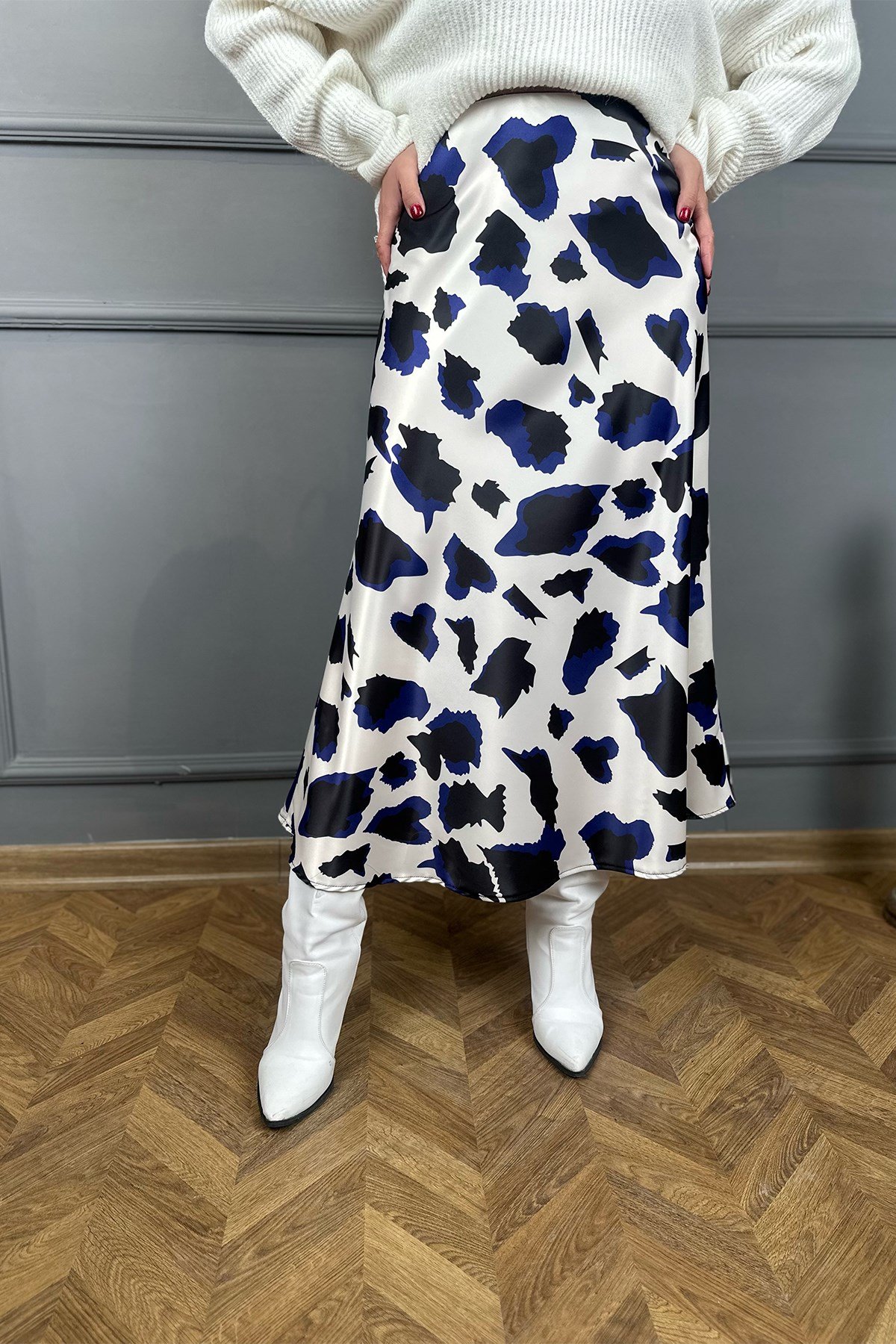 Mavi Siyah Desenli Saten Etek