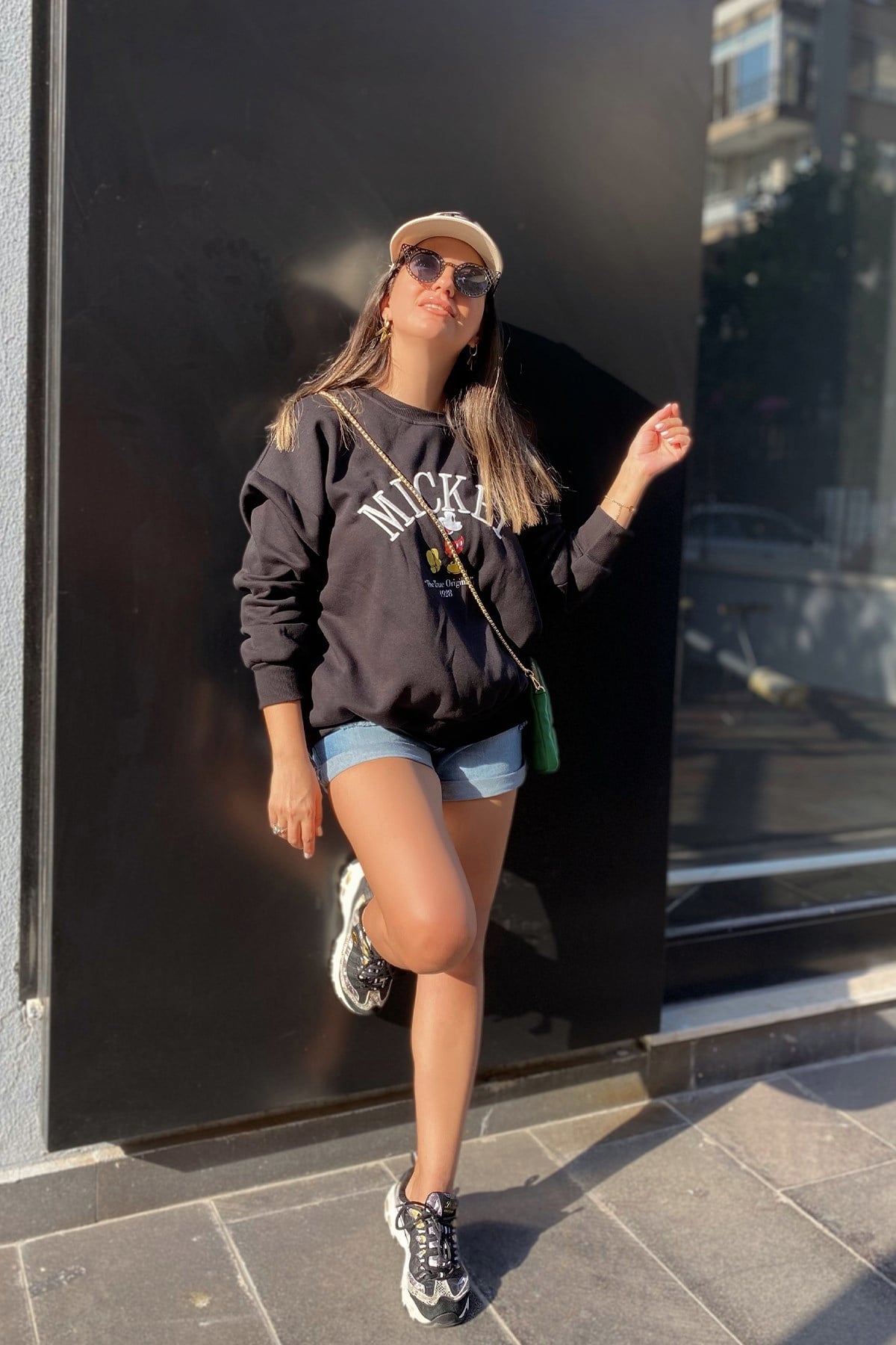 Mickey Mouse Baskılı Siyah Sweatshirt