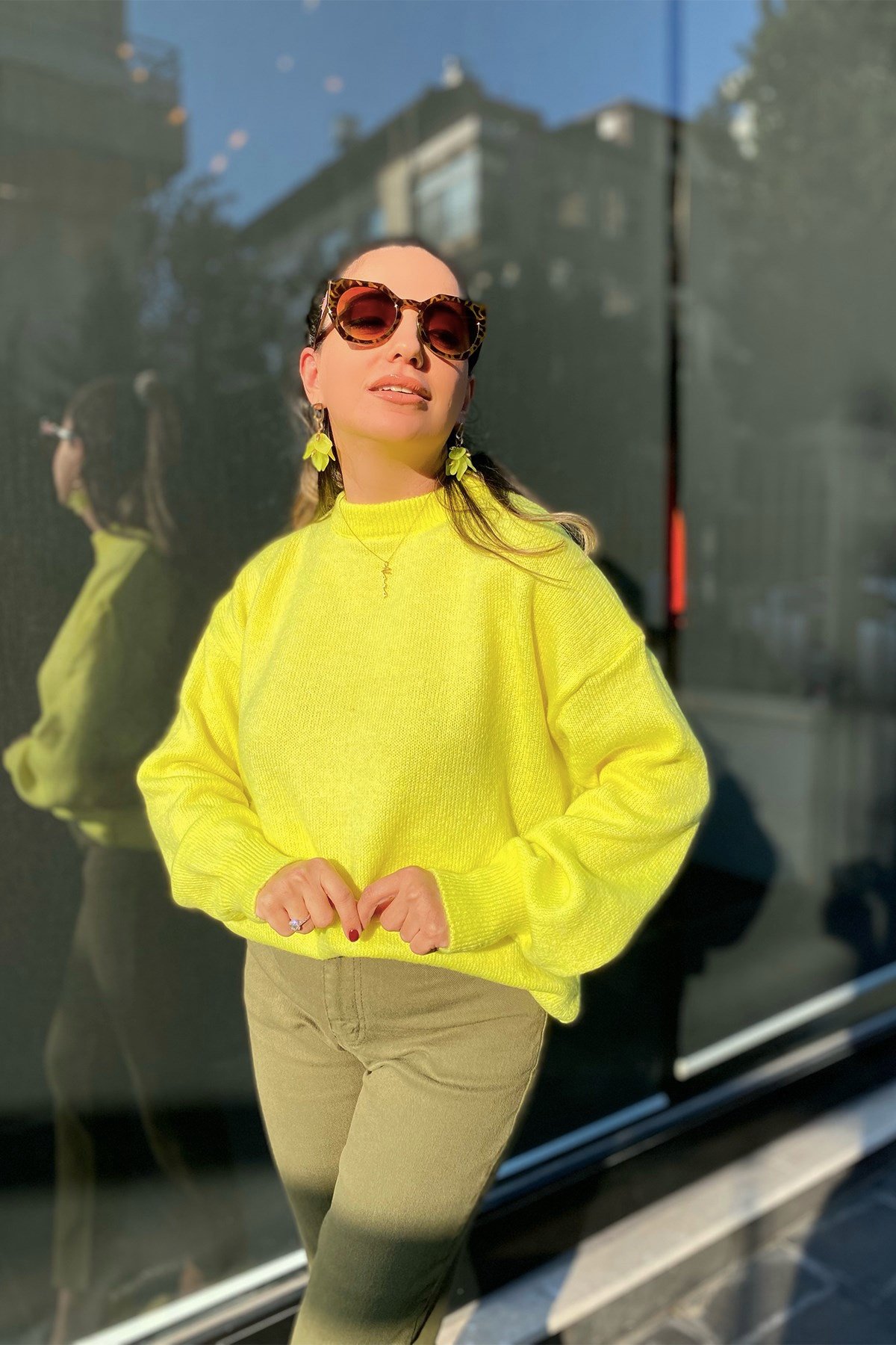 Neon Sarı Yuvarlak Yaka Kazak