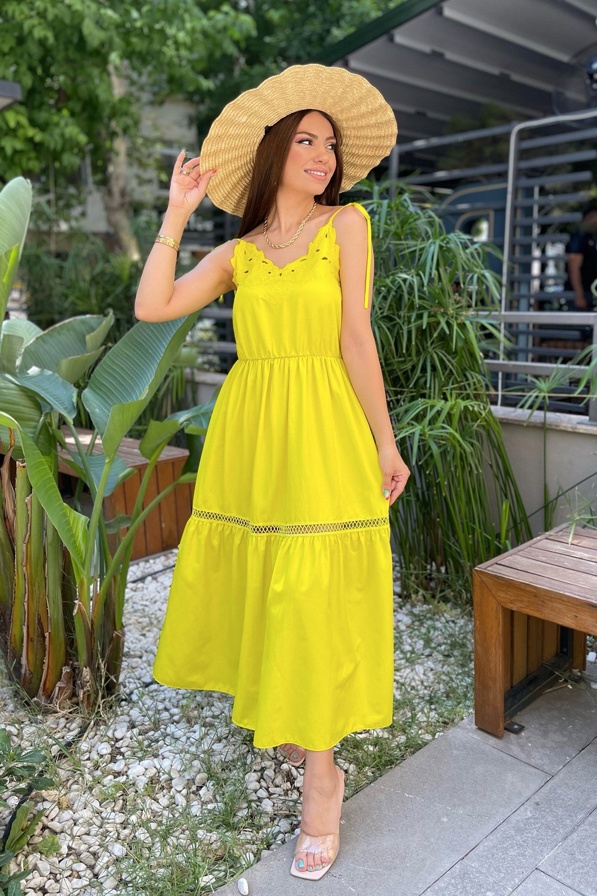 Neon Yeşil Omuzdan Bağlamalı Elbise