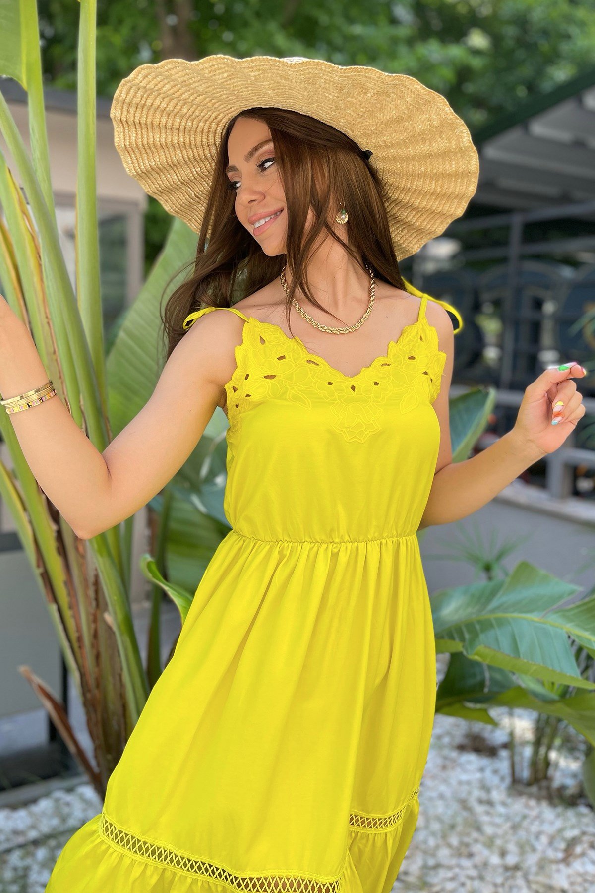 Neon Yeşil Omuzdan Bağlamalı Elbise