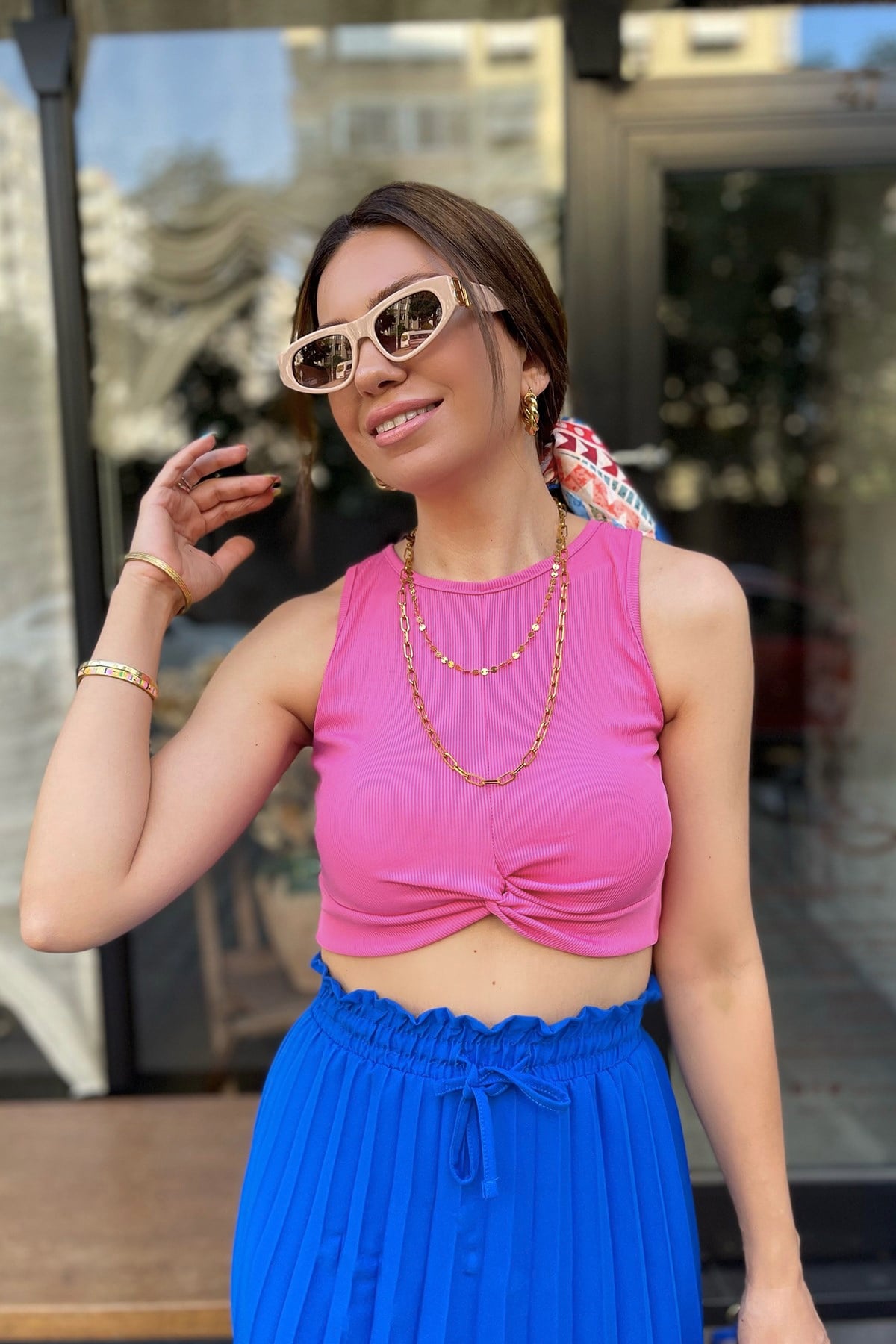 Ön Büzgülü Pembe Crop