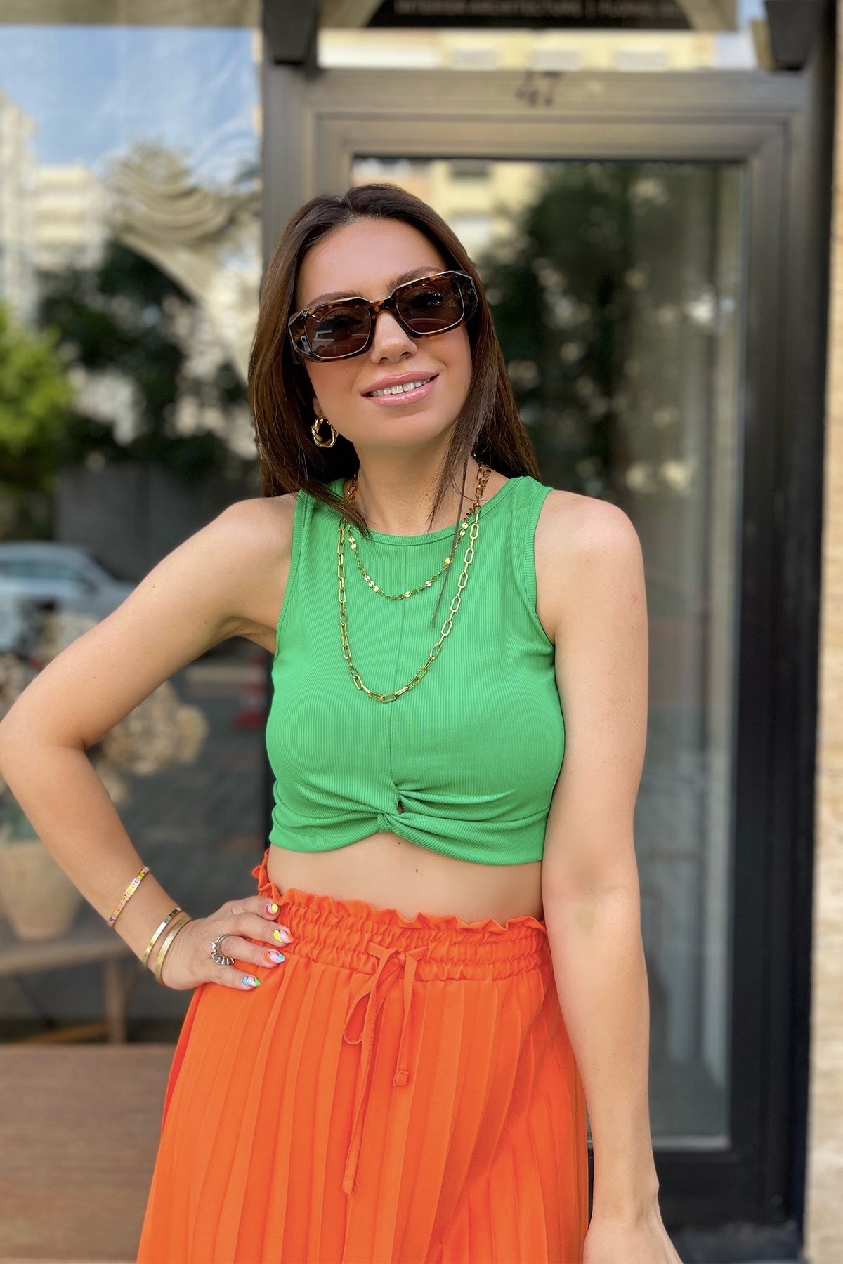 Ön Büzgülü Yeşil Crop