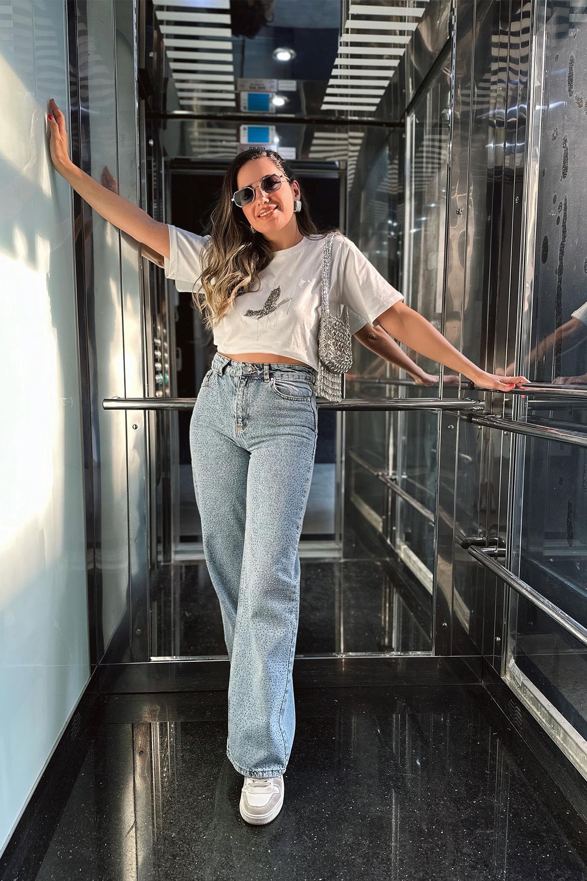 Önleri Taşlı Premium Straight Fit Jean