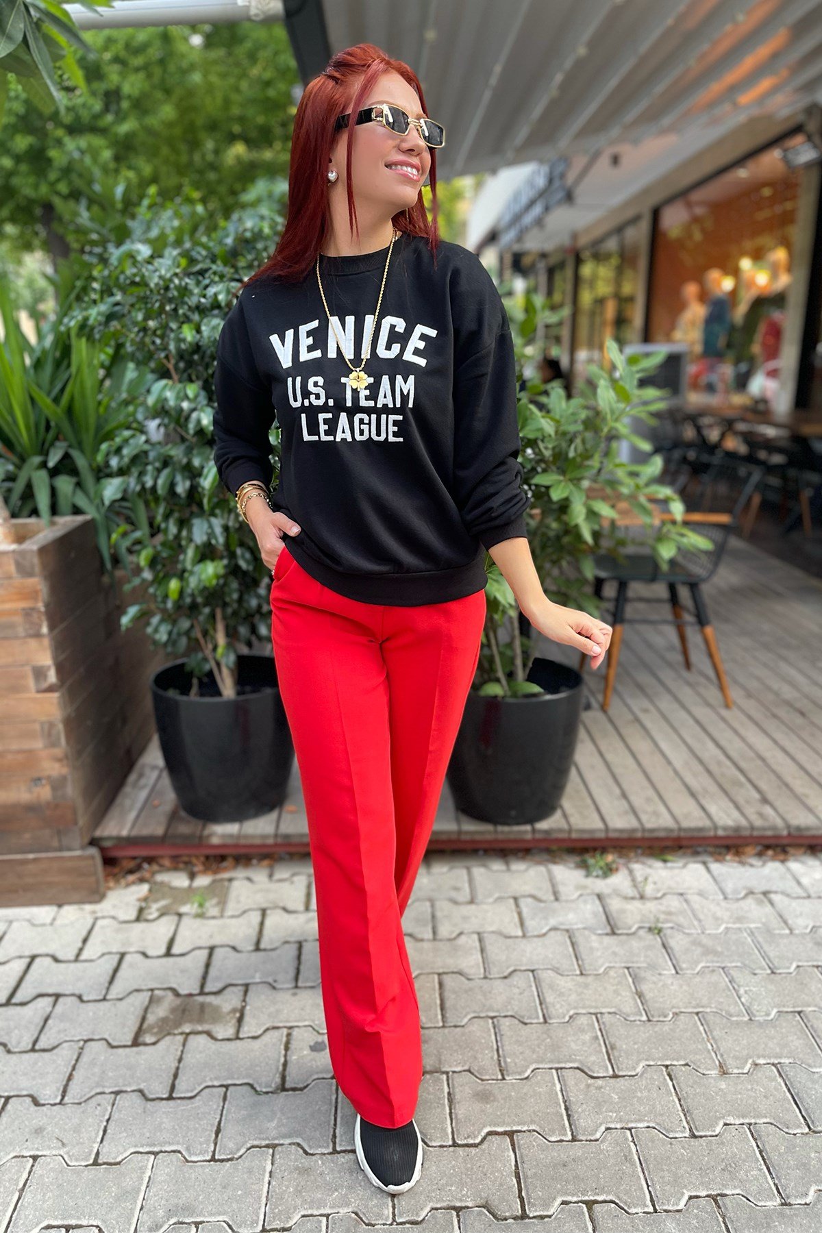 Önü Baskılı Siyah Sweatshirt