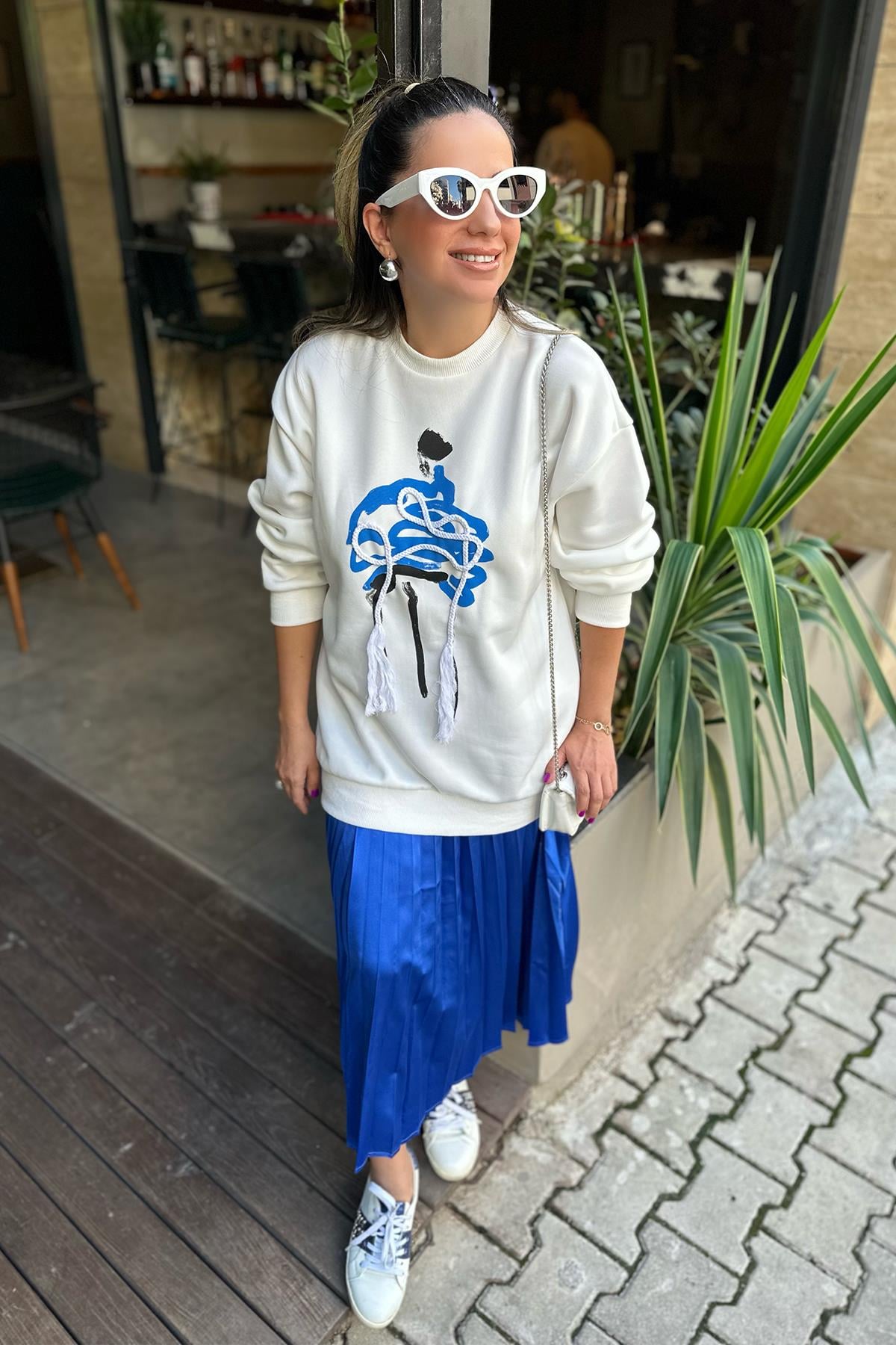 Önü İp Detaylı Beyaz Sweatshirt
