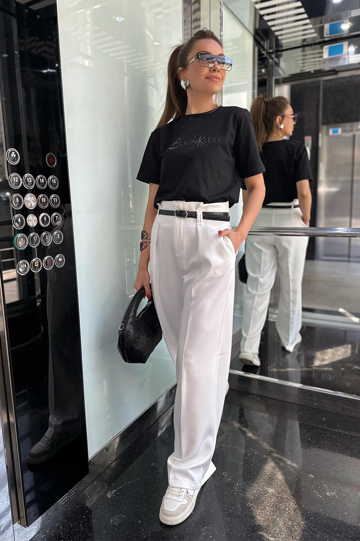 Önü Taşlı Siyah  Baskılı Orj Tshirt