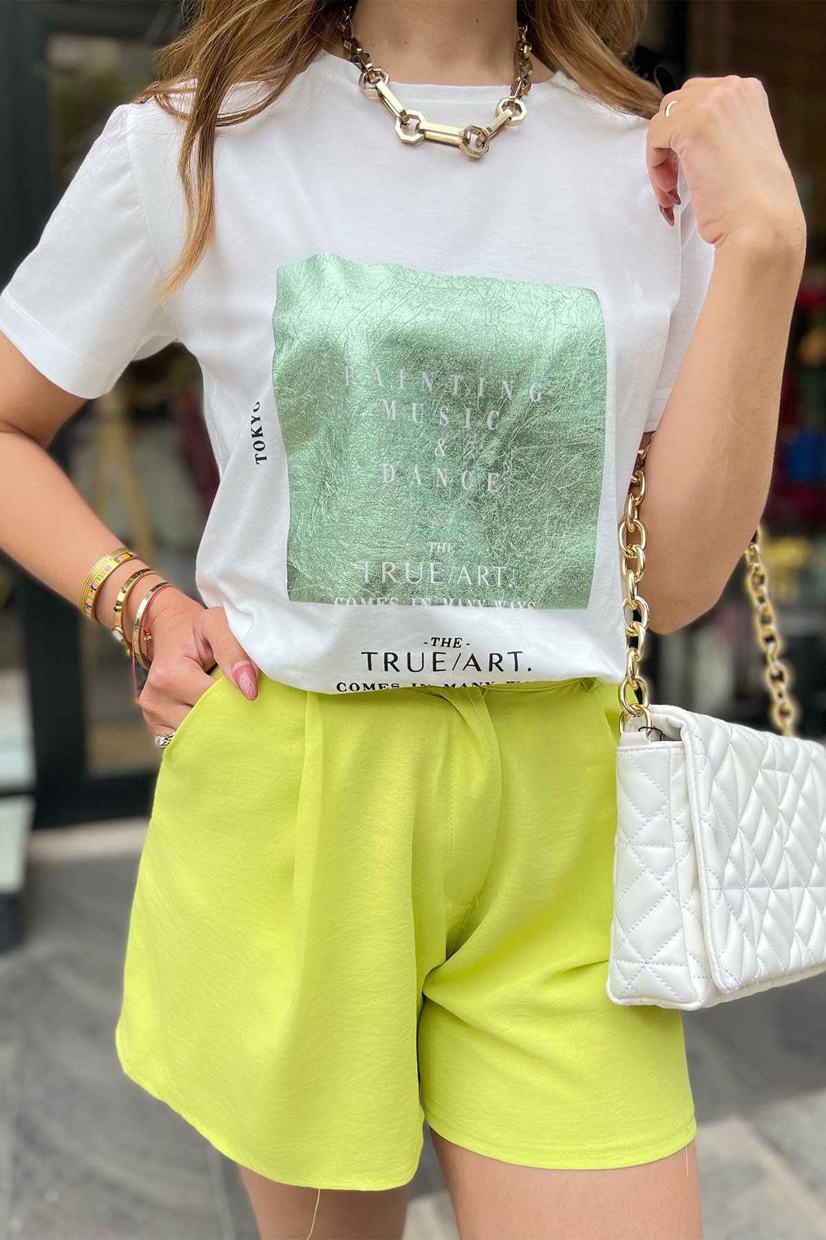 Önü Varak Detaylı Fıstık Yeşil Tshirt