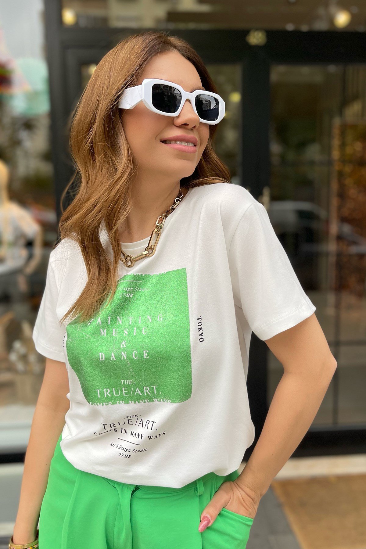 Önü Varak Detaylı Koyu Yeşil Tshirt