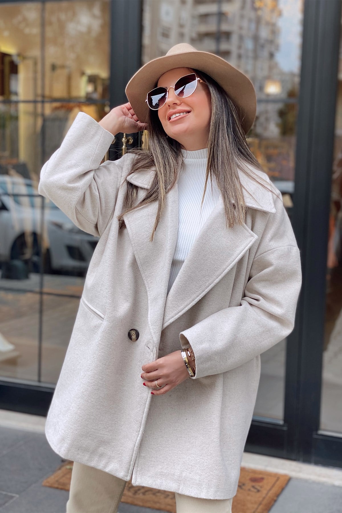 Oversize Bej Cepli Kaşe Kaban