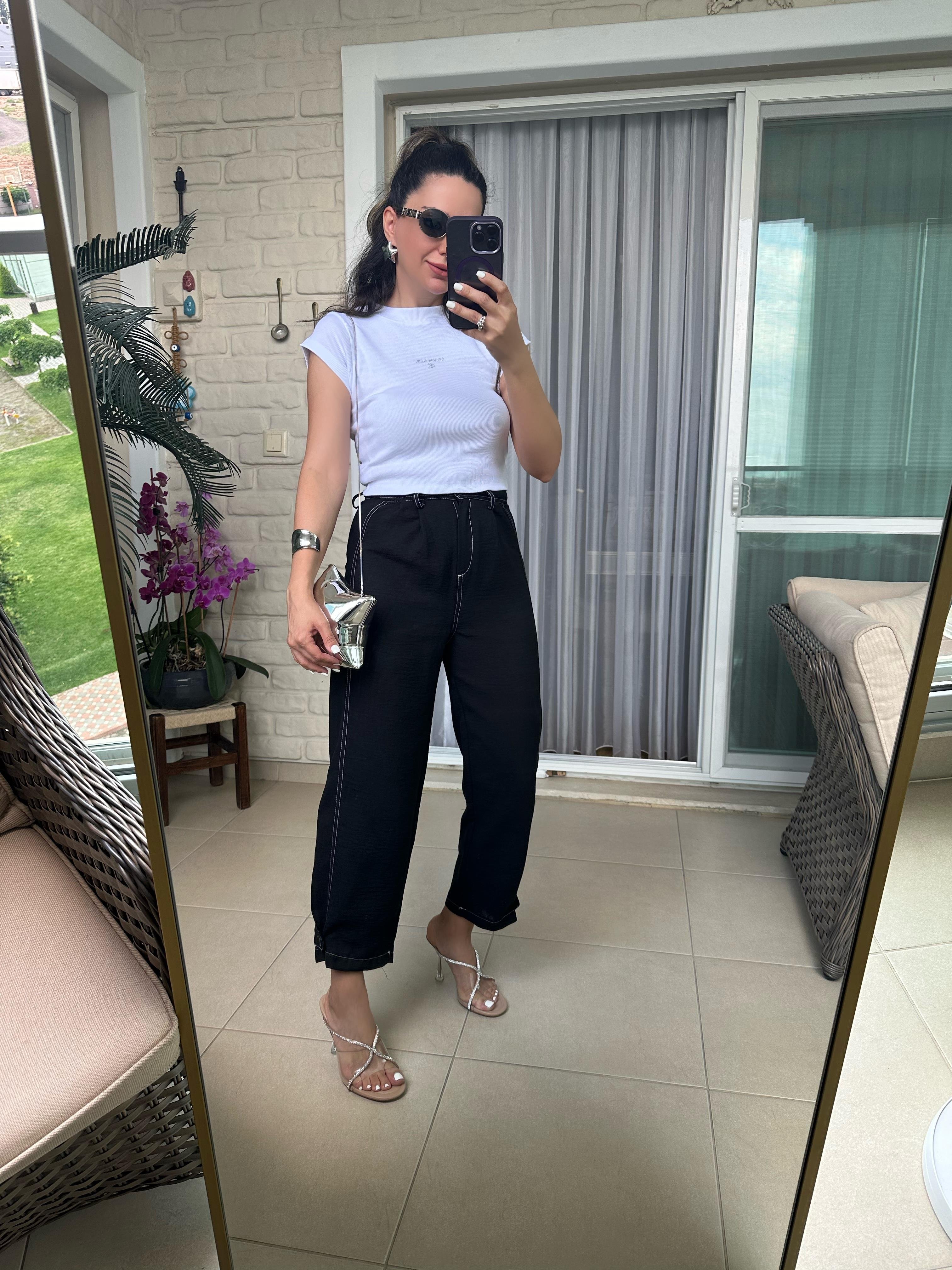 Paçası Düğme Detaylı Kontrast Dikişli Siyah Pantolon