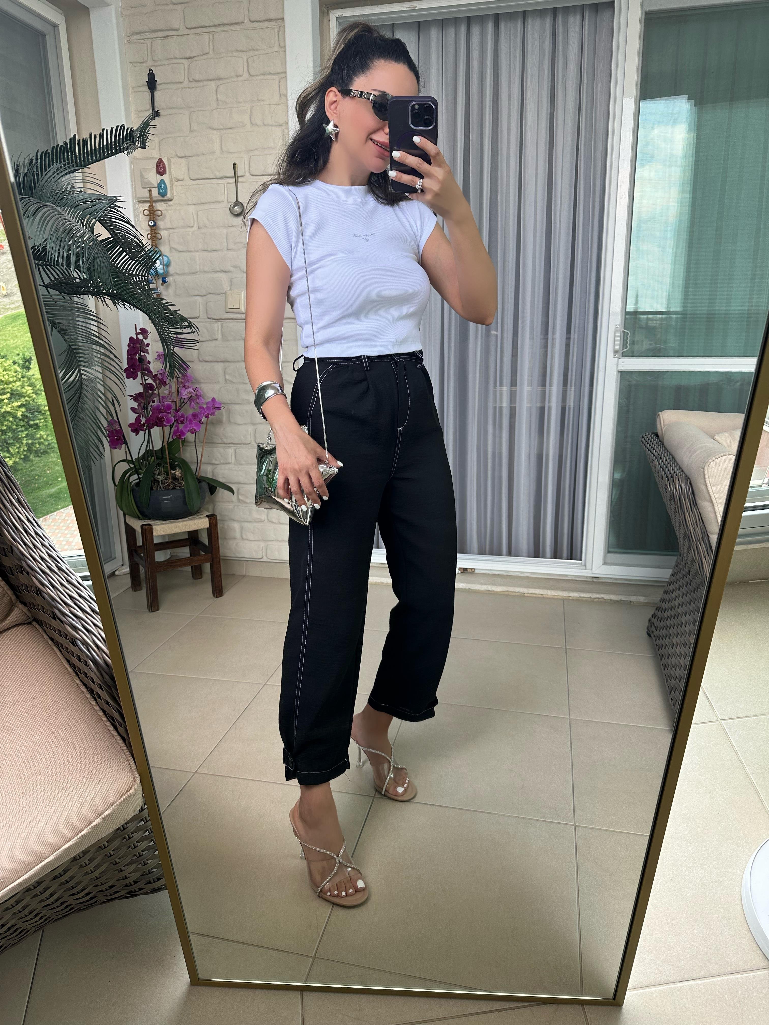 Paçası Düğme Detaylı Kontrast Dikişli Siyah Pantolon