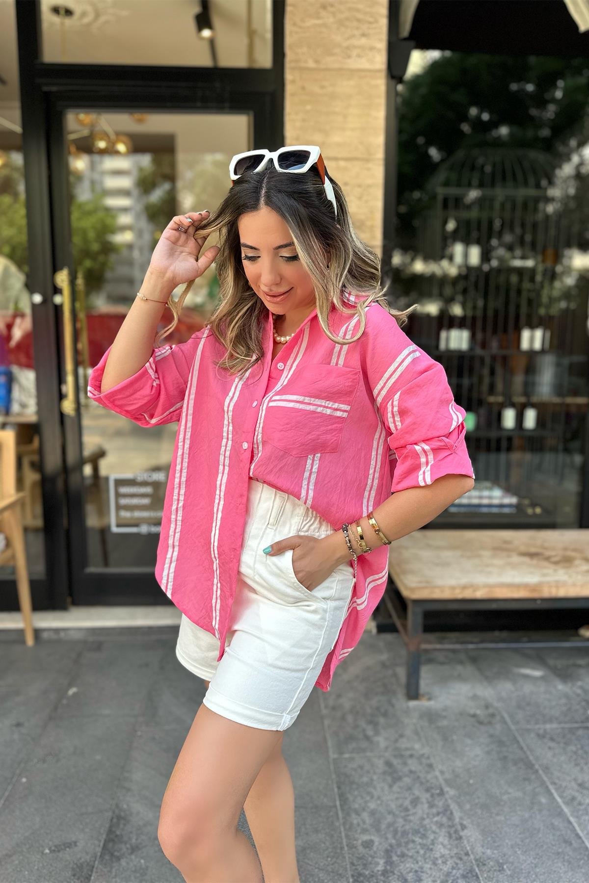 Pembe Çizgili Gömlek