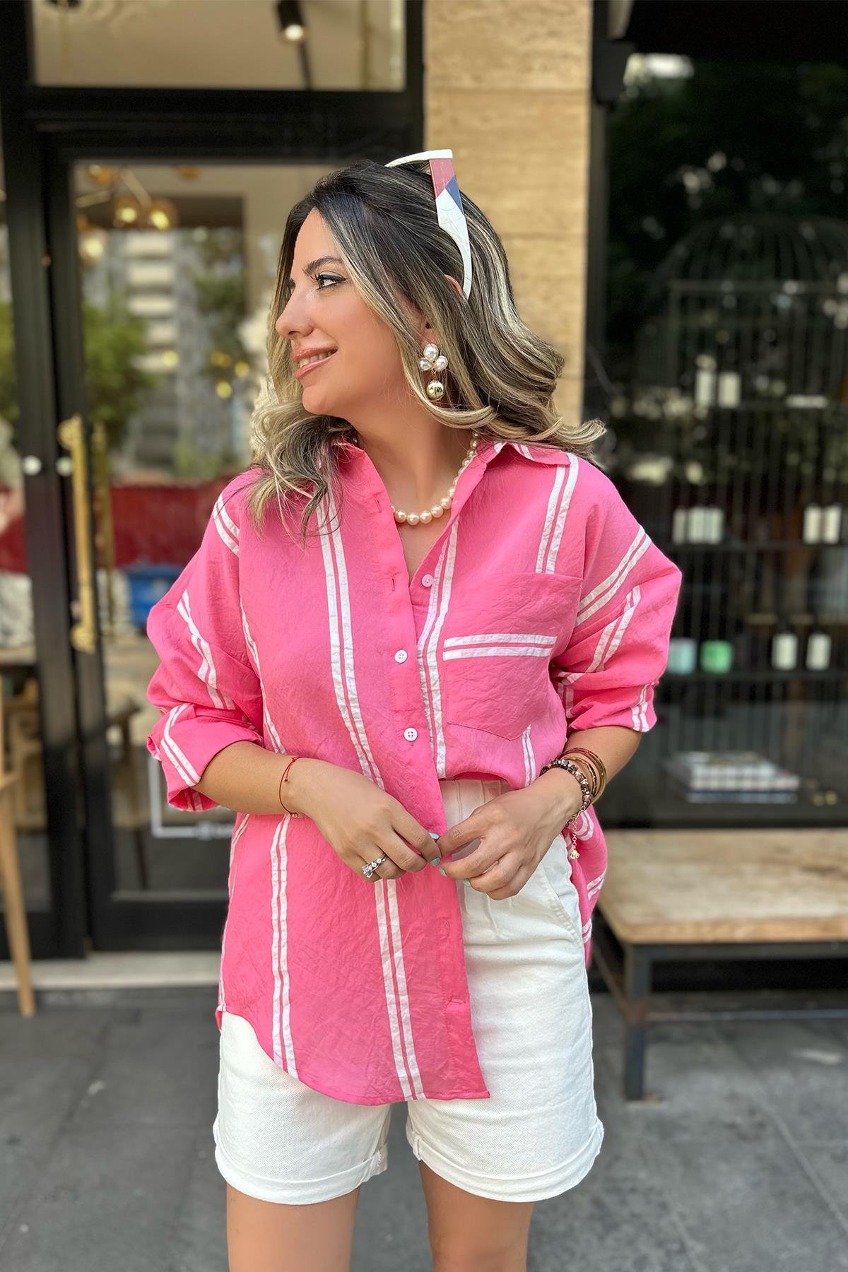Pembe Çizgili Gömlek