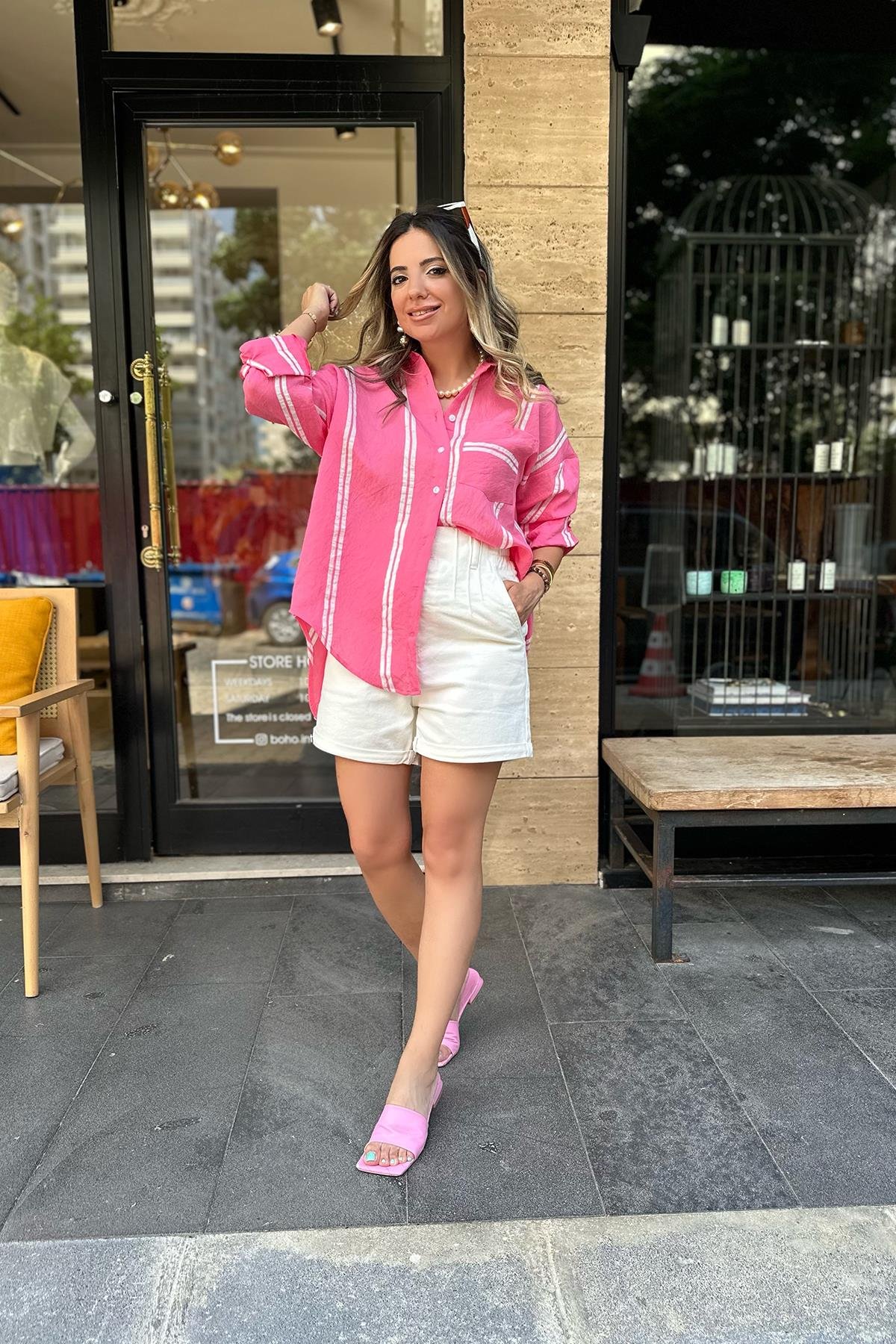 Pembe Çizgili Gömlek