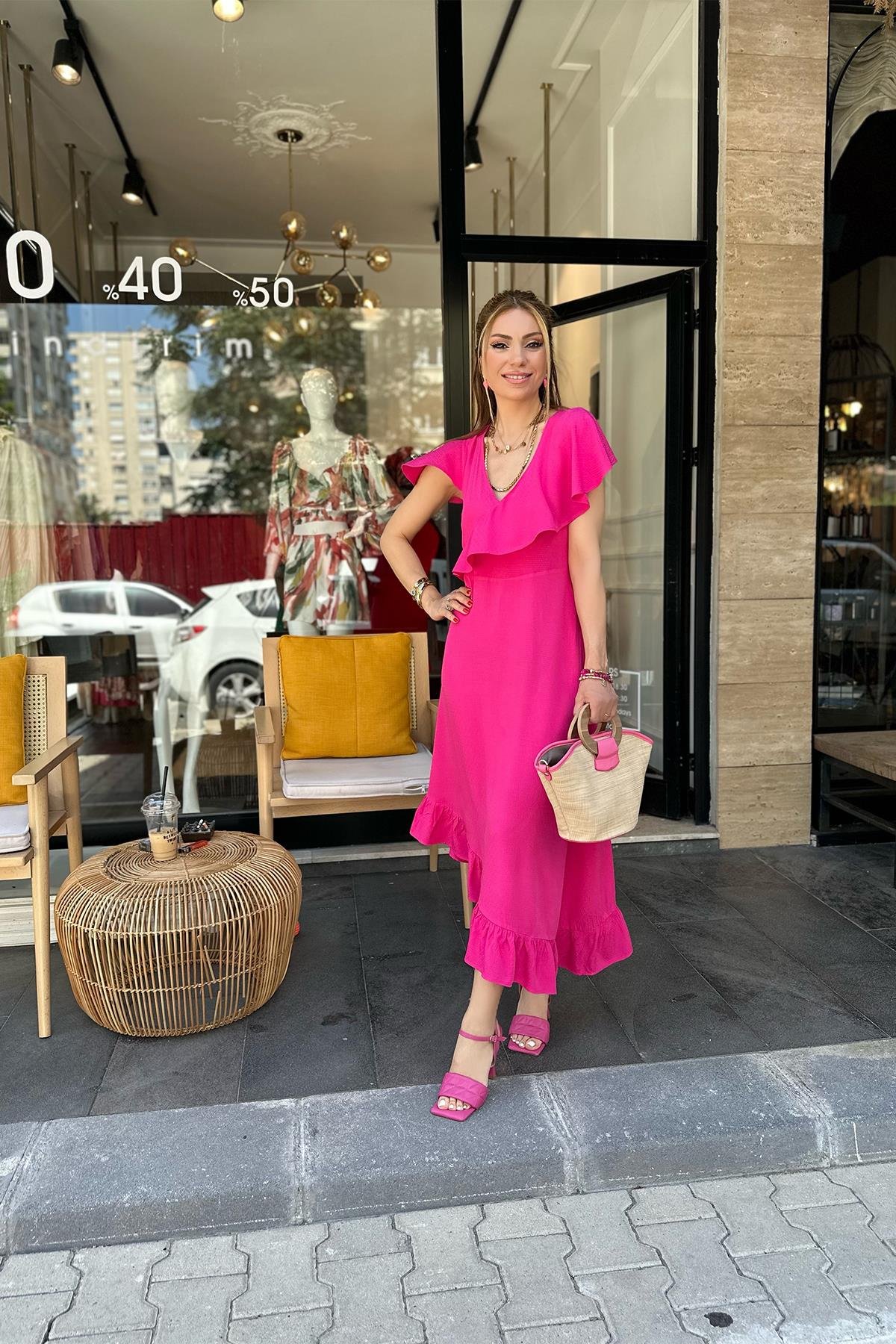 Pembe Fırfırlı Asimetrik Elbise