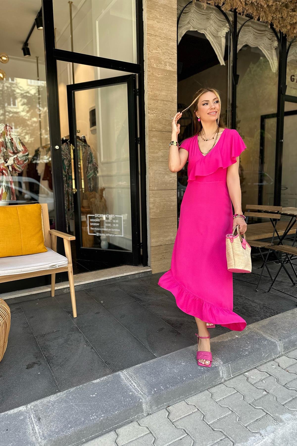 Pembe Fırfırlı Asimetrik Elbise