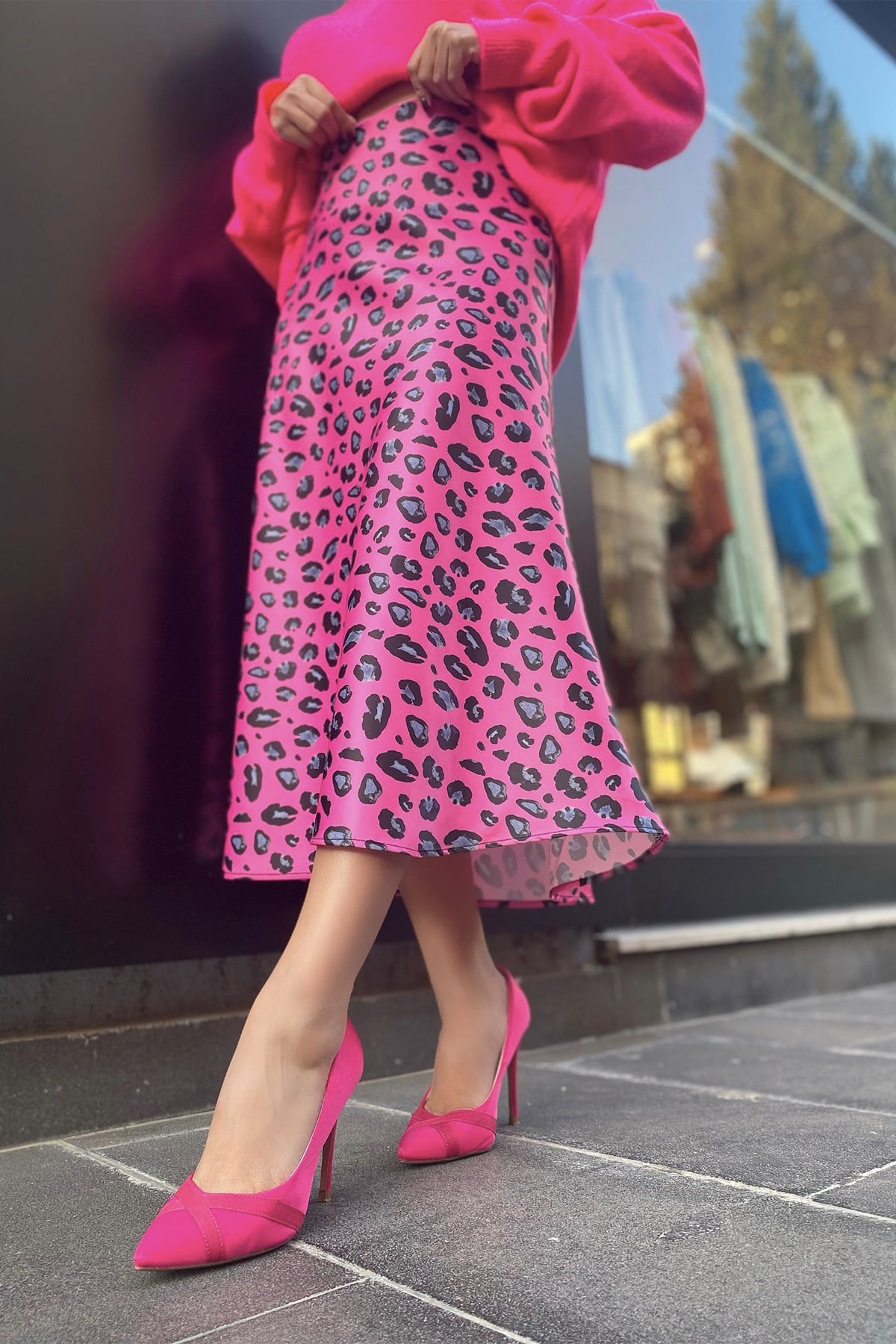 Pembe Leopar Desen Saten Etek