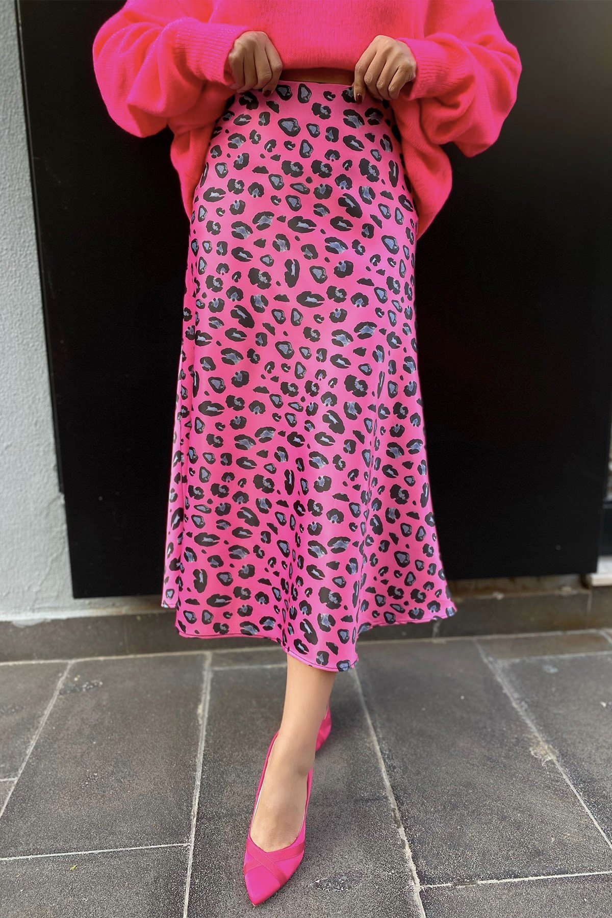 Pembe Leopar Desen Saten Etek