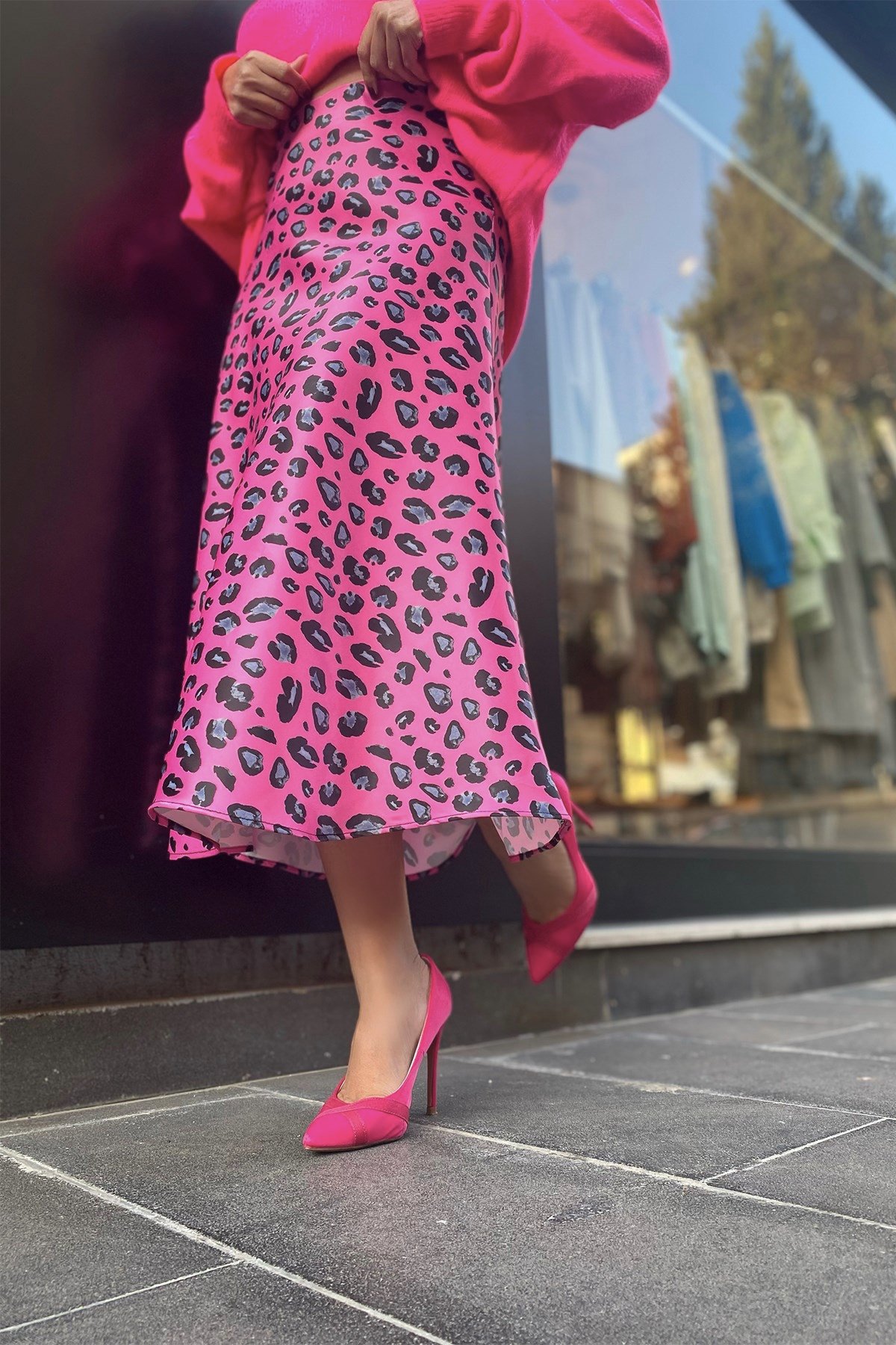 Pembe Leopar Desen Saten Etek