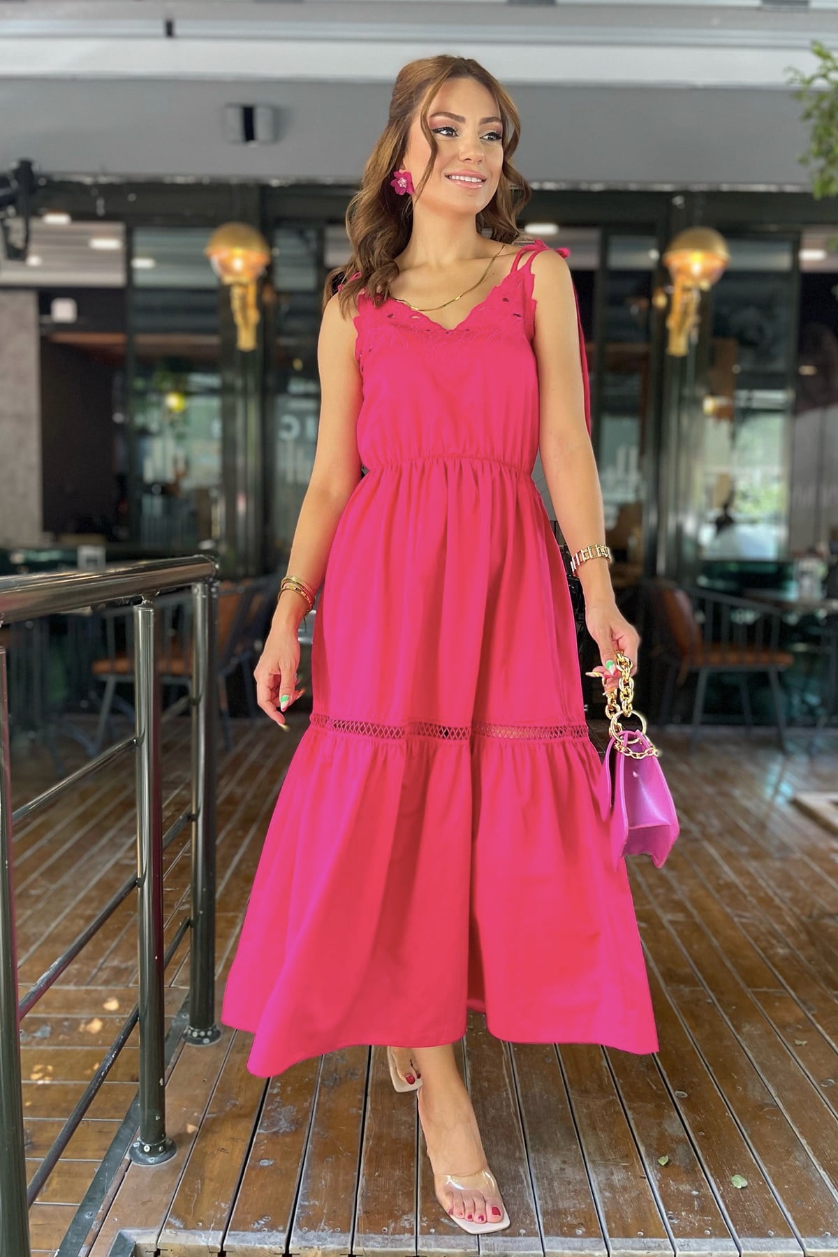 Pembe Omuzdan Bağlamalı Elbise