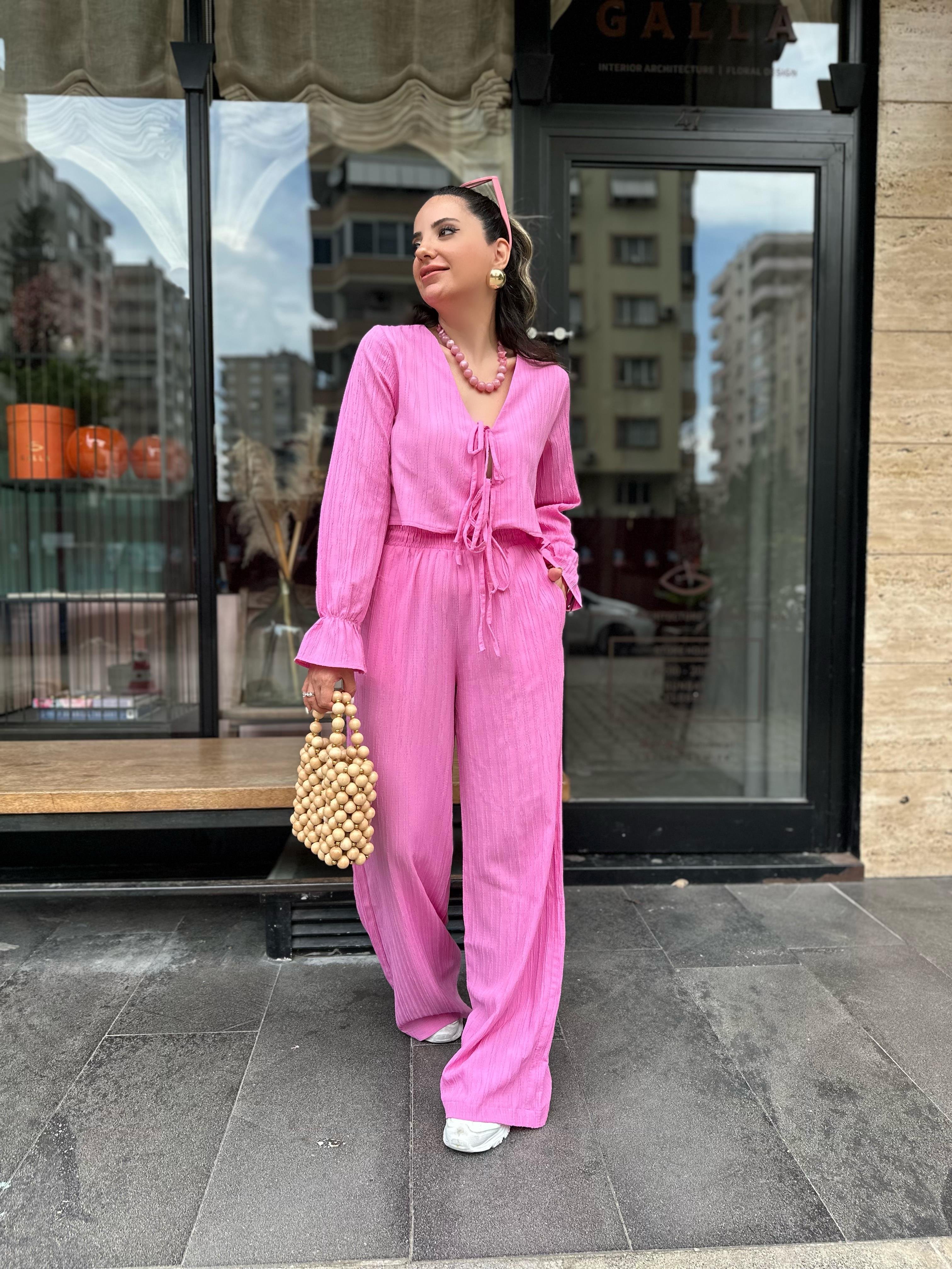 Pembe Önden Bağcık Detaylı Gömlek Pantolon Takım