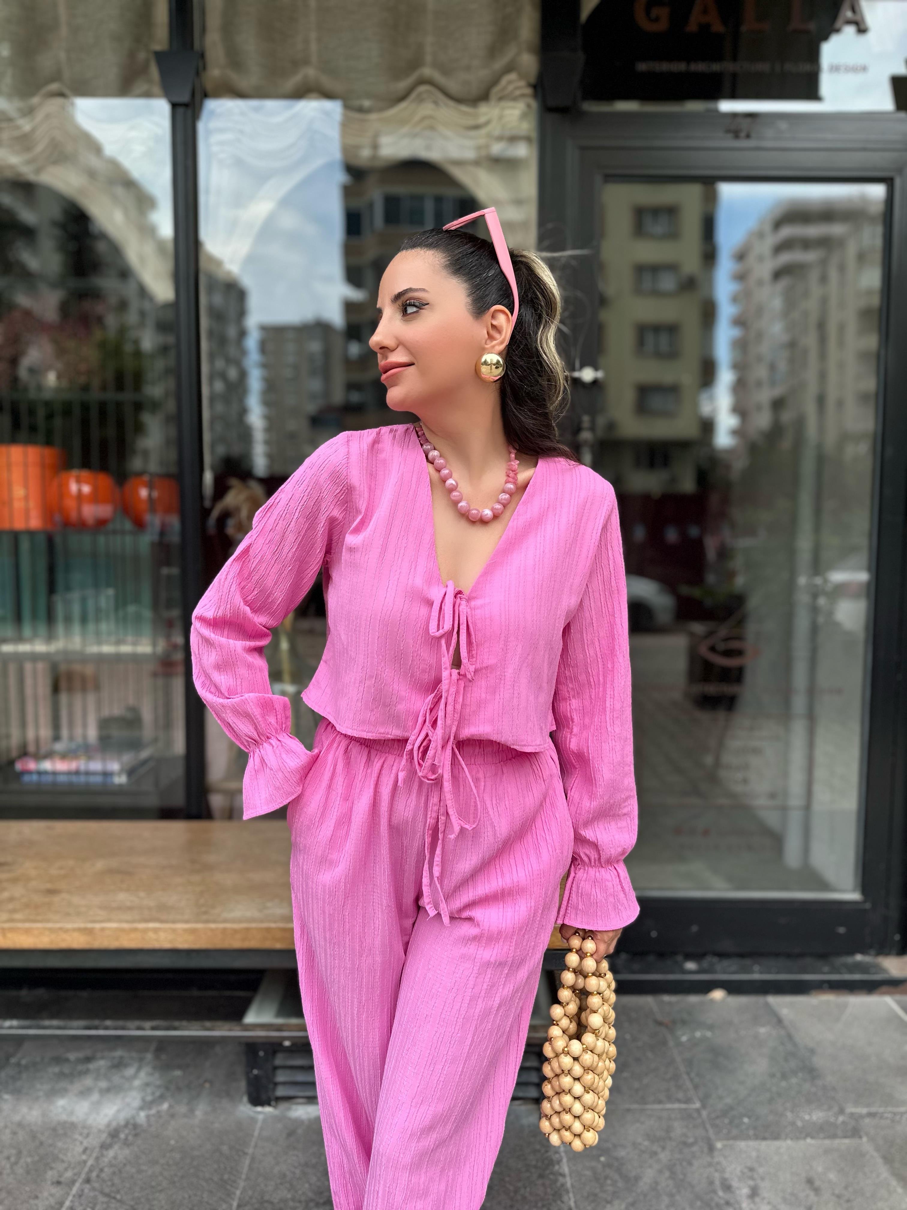 Pembe Önden Bağcık Detaylı Gömlek Pantolon Takım