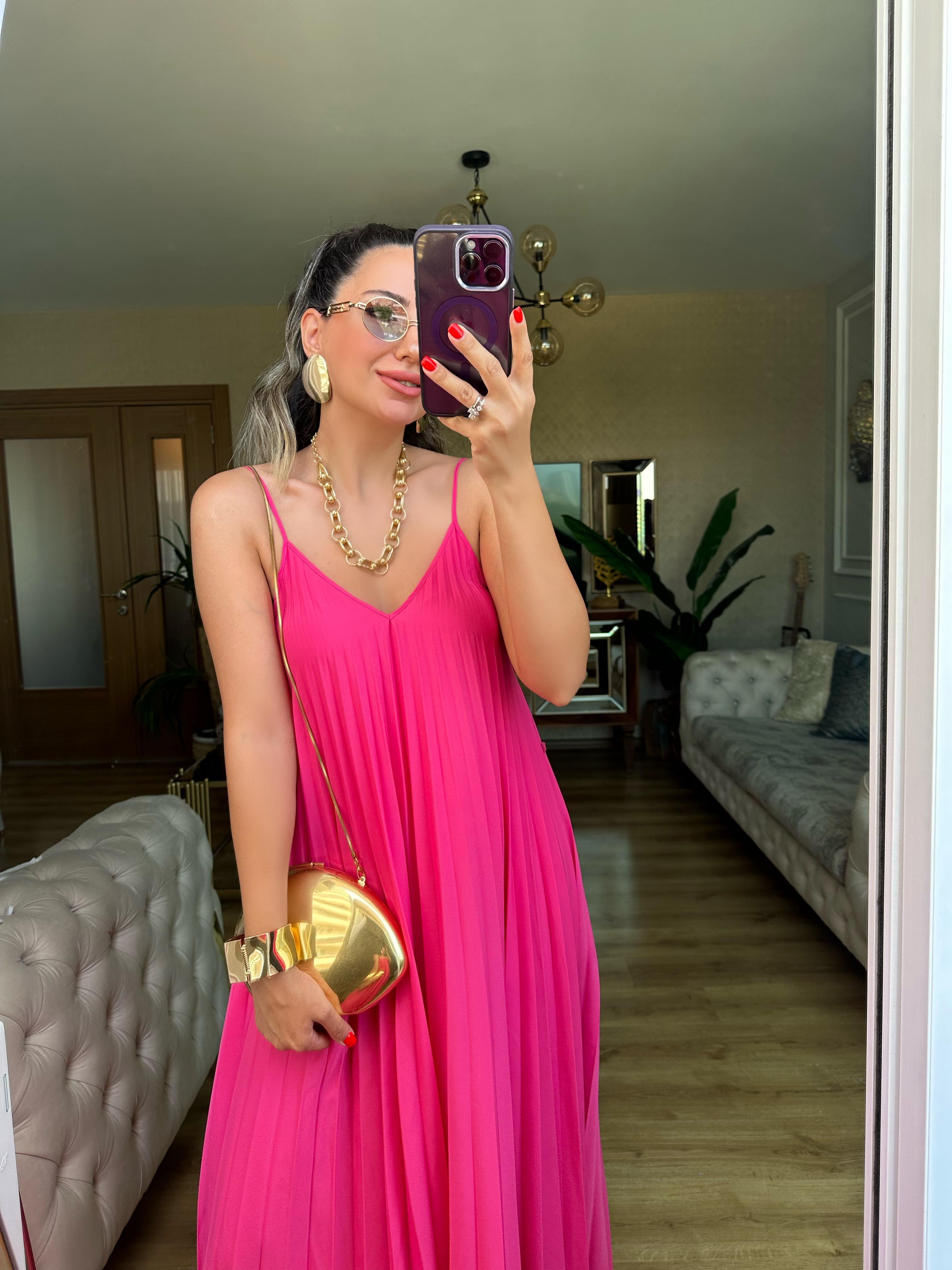 Pembe Pliseli Askılı Elbise