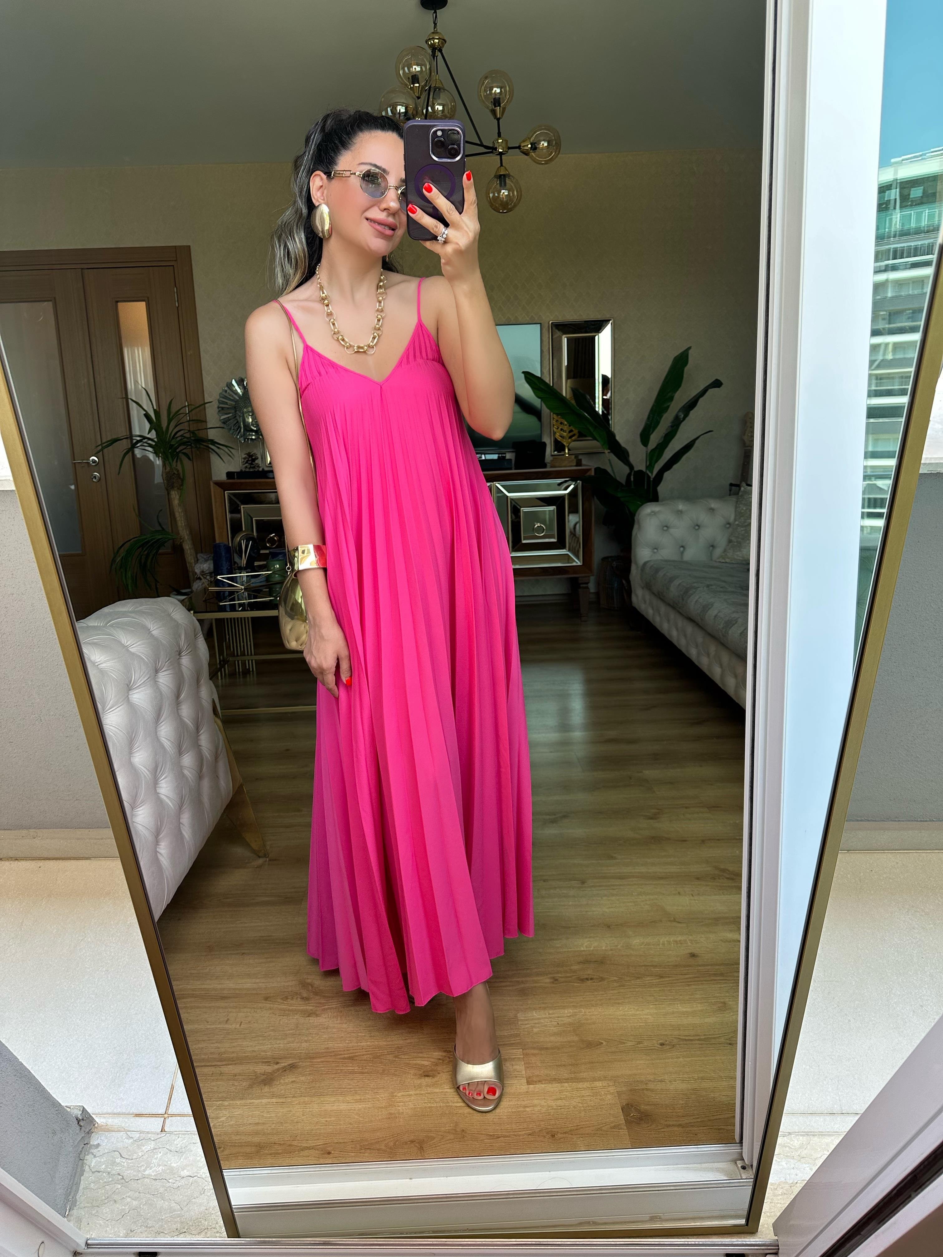 Pembe Pliseli Askılı Elbise