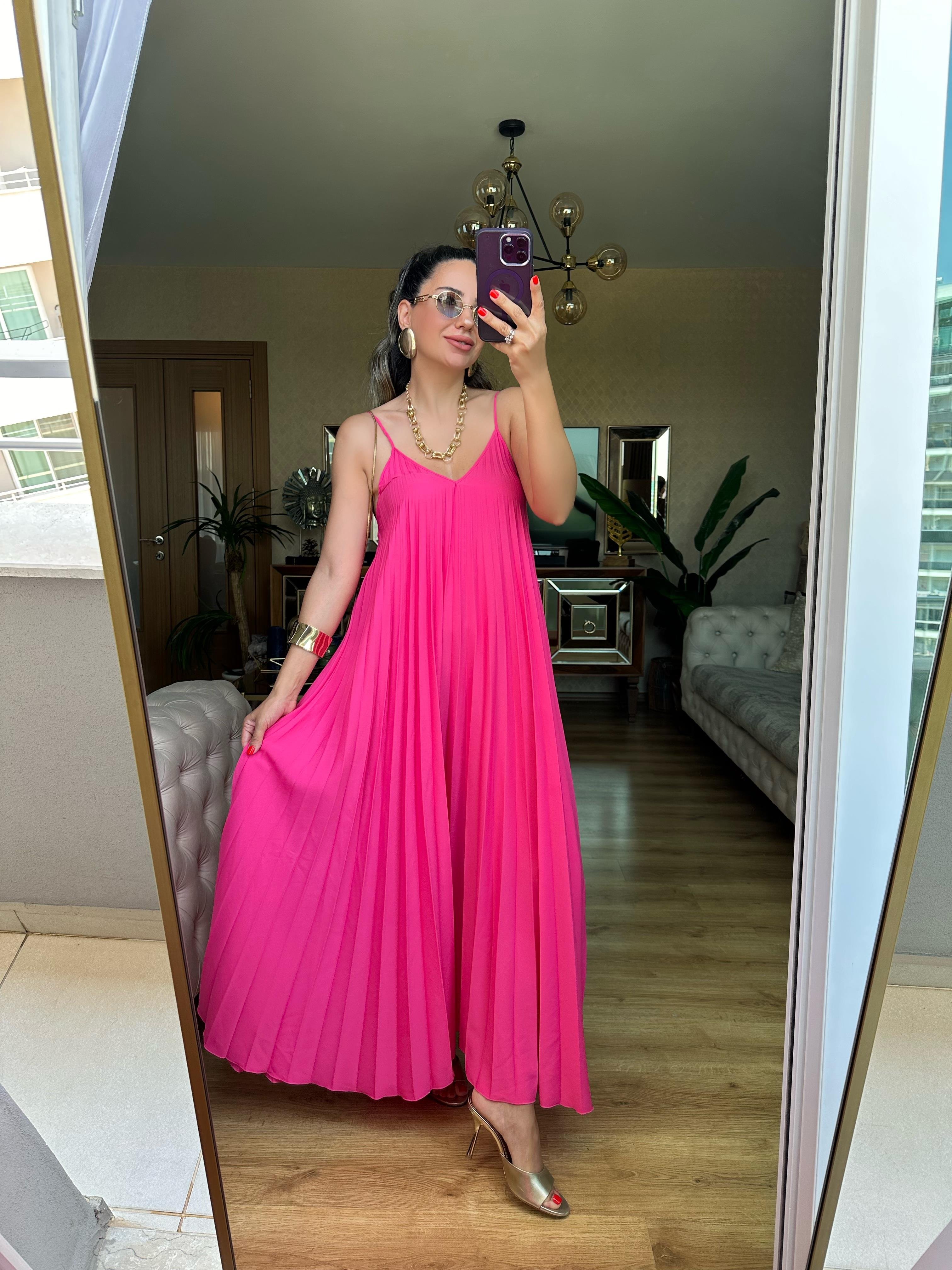 Pembe Pliseli Askılı Elbise