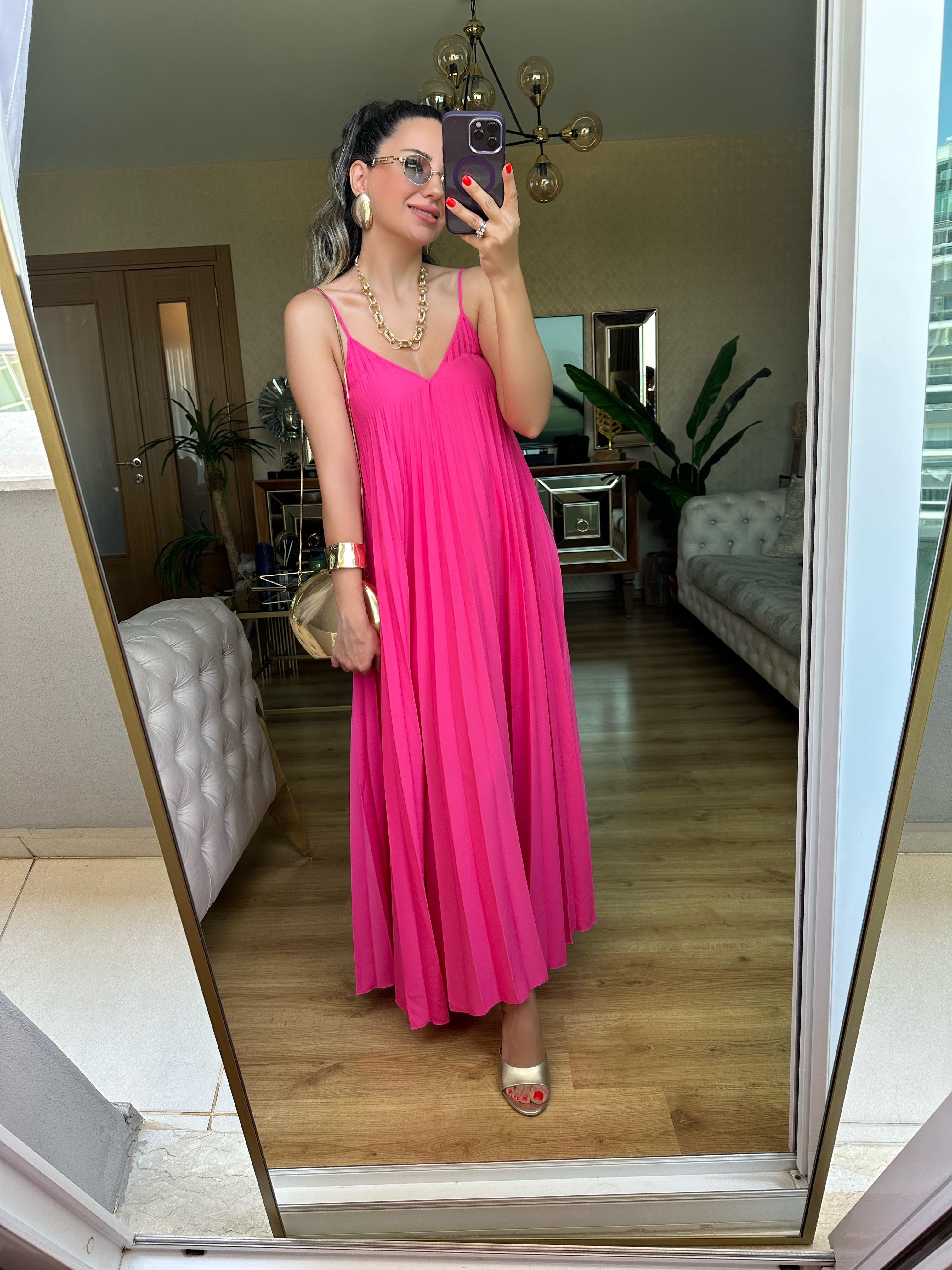 Pembe Pliseli Askılı Elbise