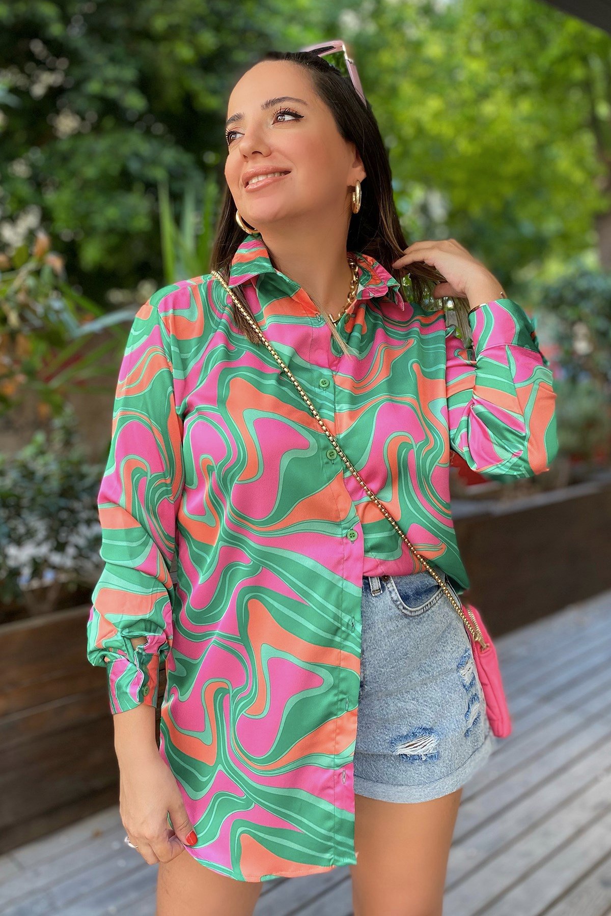 Pembe -Yeşil Desenli Saten Gömlek