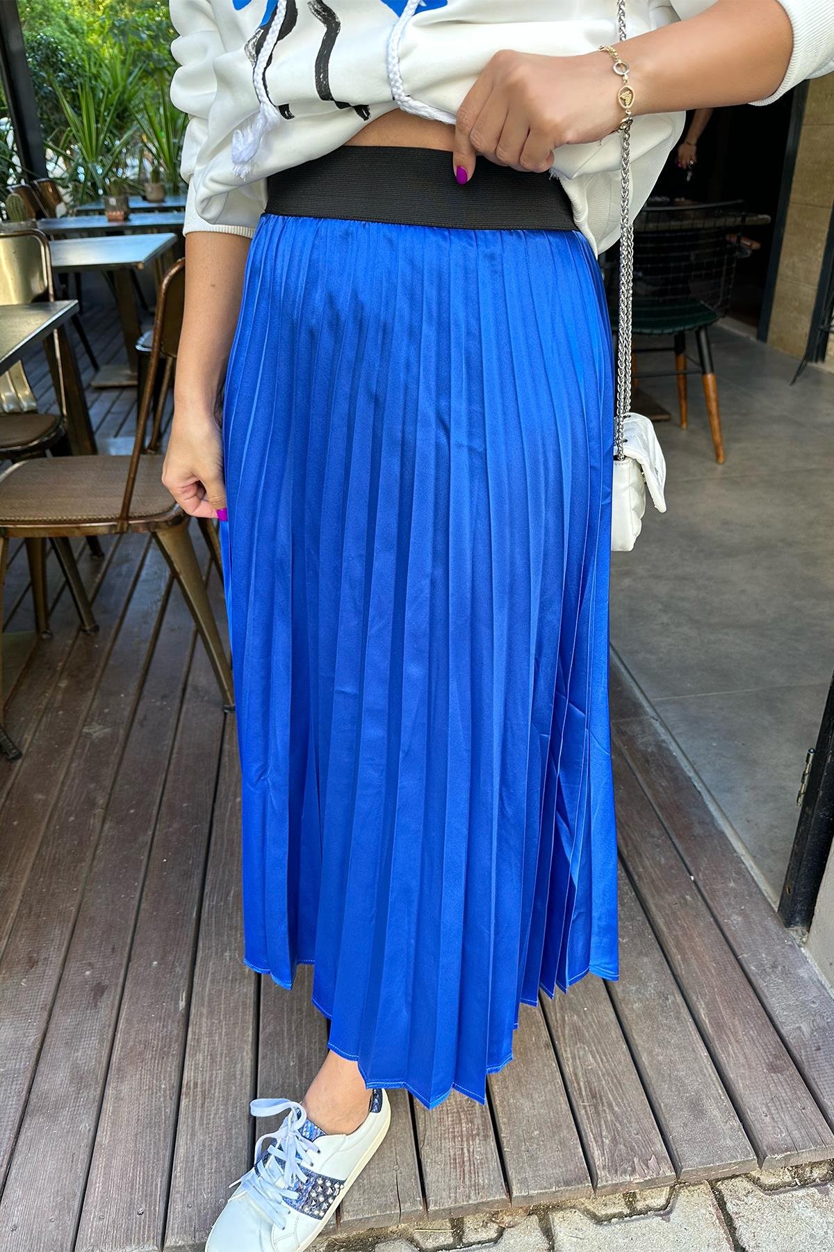 Pliseli Saks Mavi Saten Etek