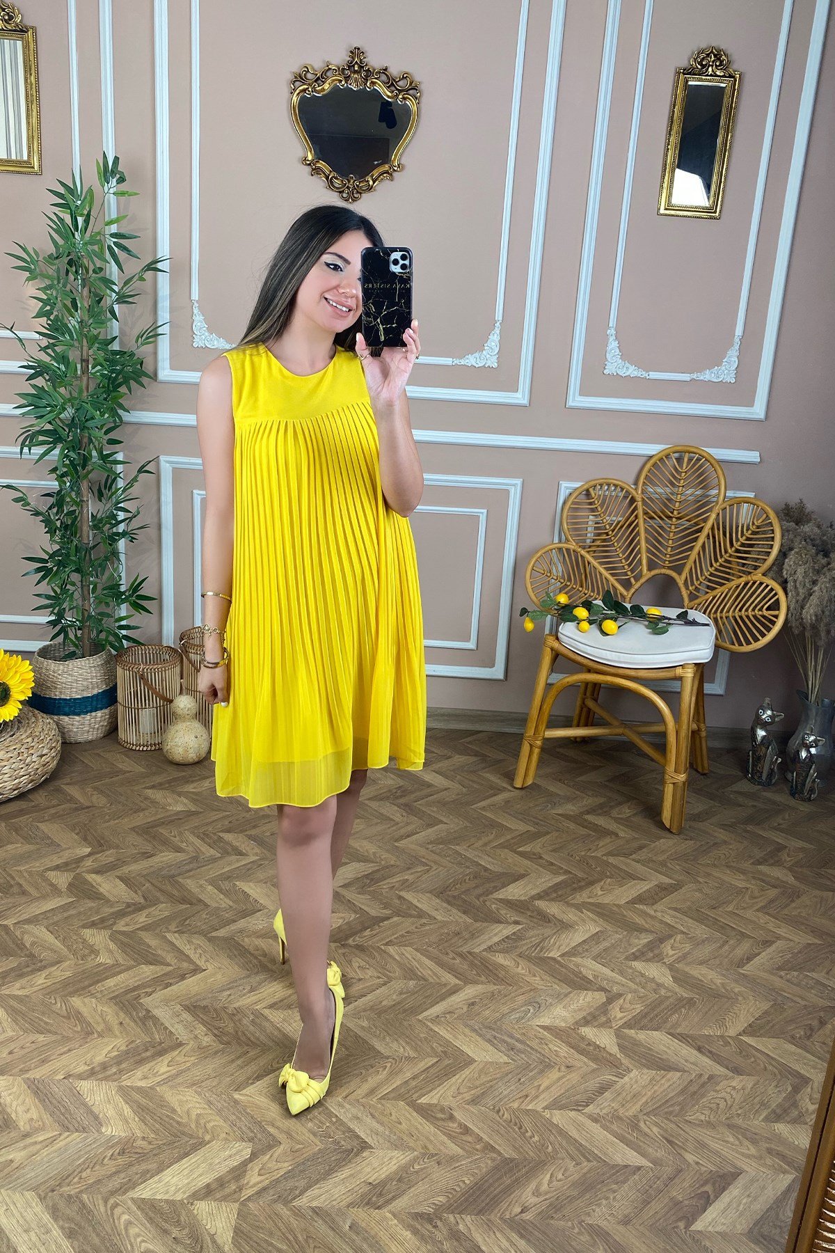 Pliseli Sarı Elbise