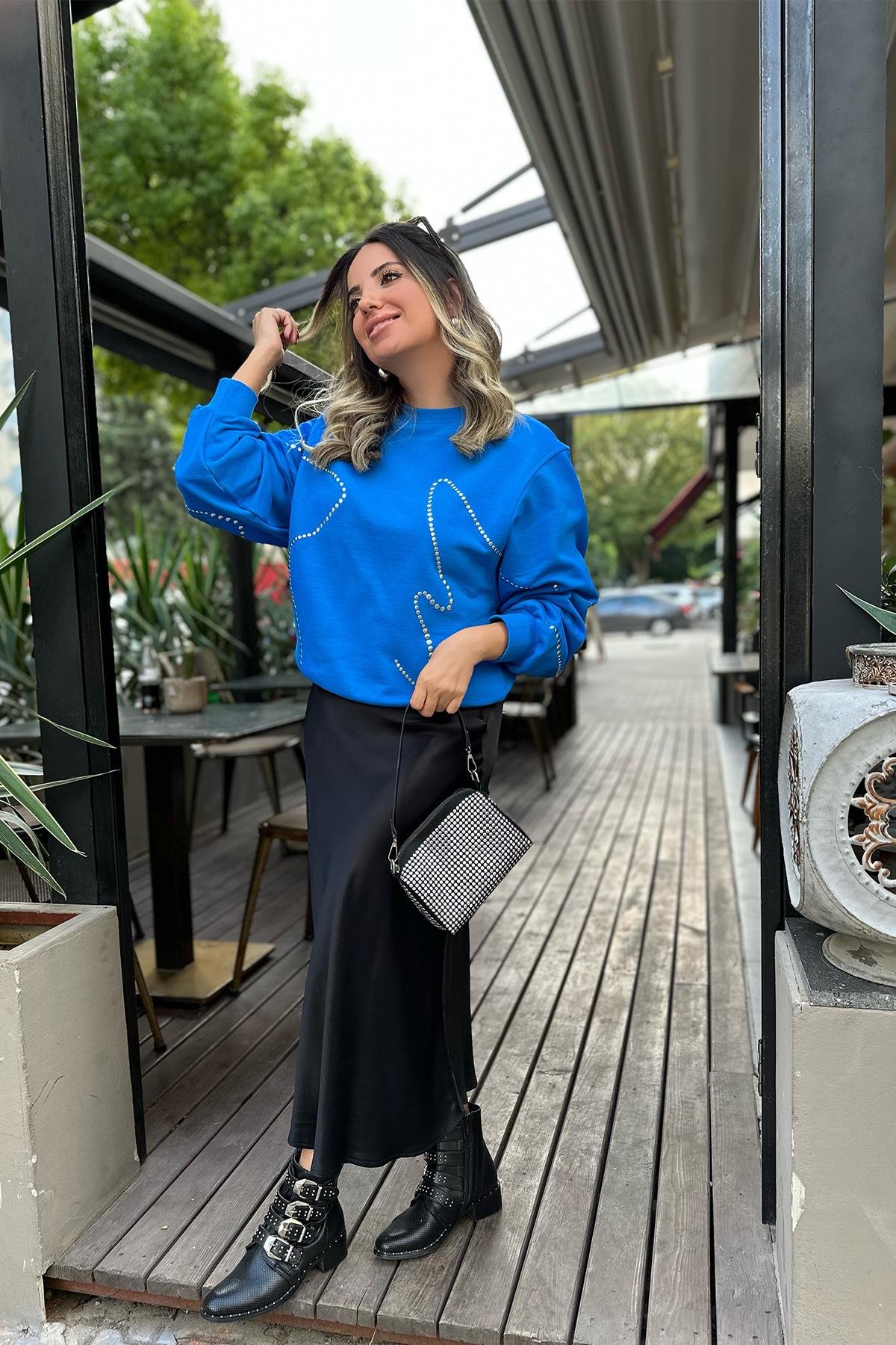 Saks Mavi Desen Zımbalı Sweatshirt
