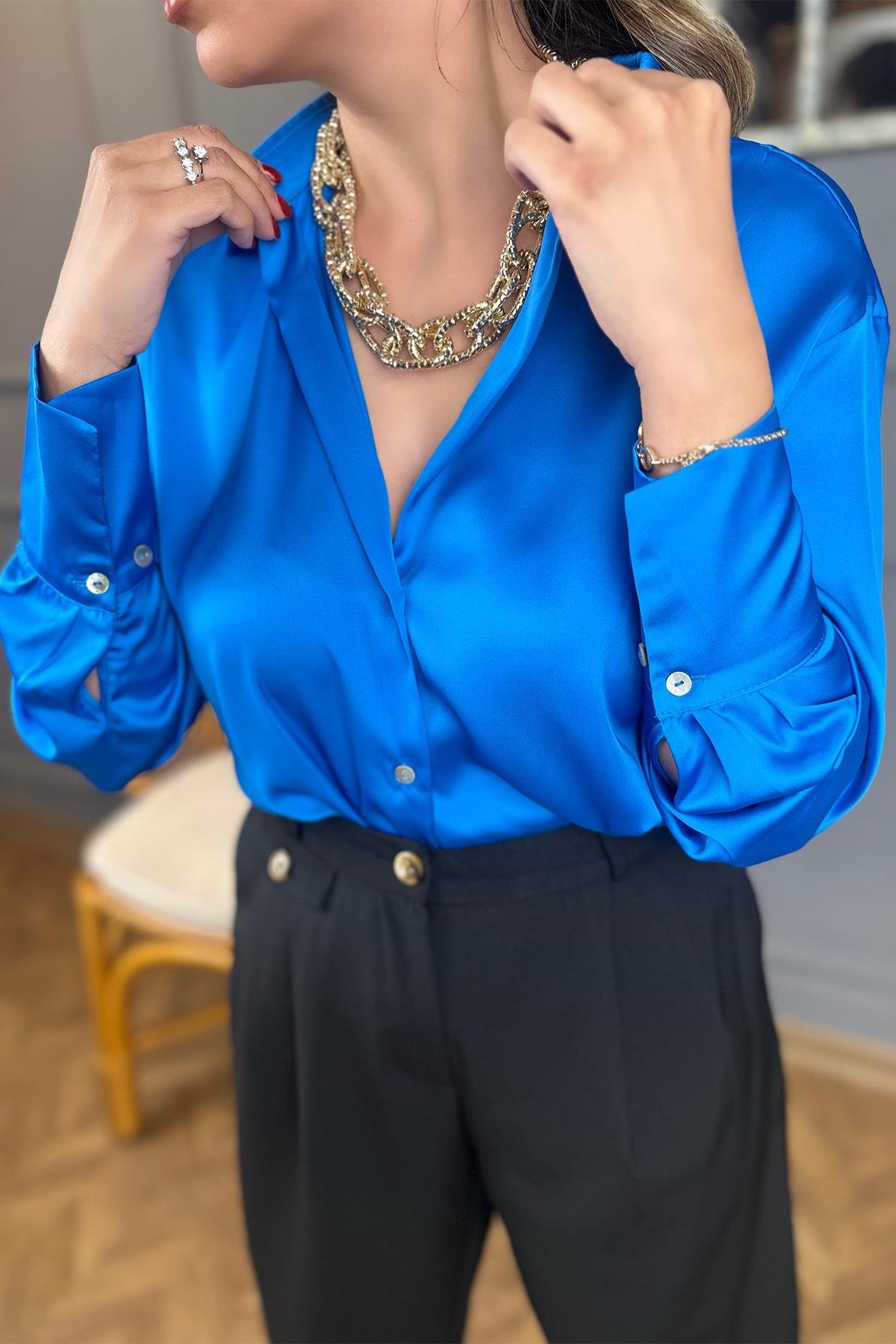 Saks Mavi Saten Gömlek