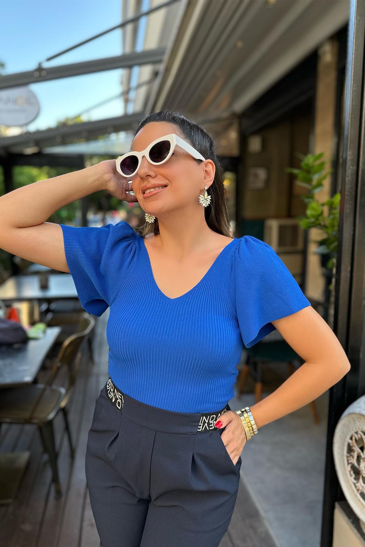 Saks Mavi  V Yaka Kolları Volanlı Triko Bluz