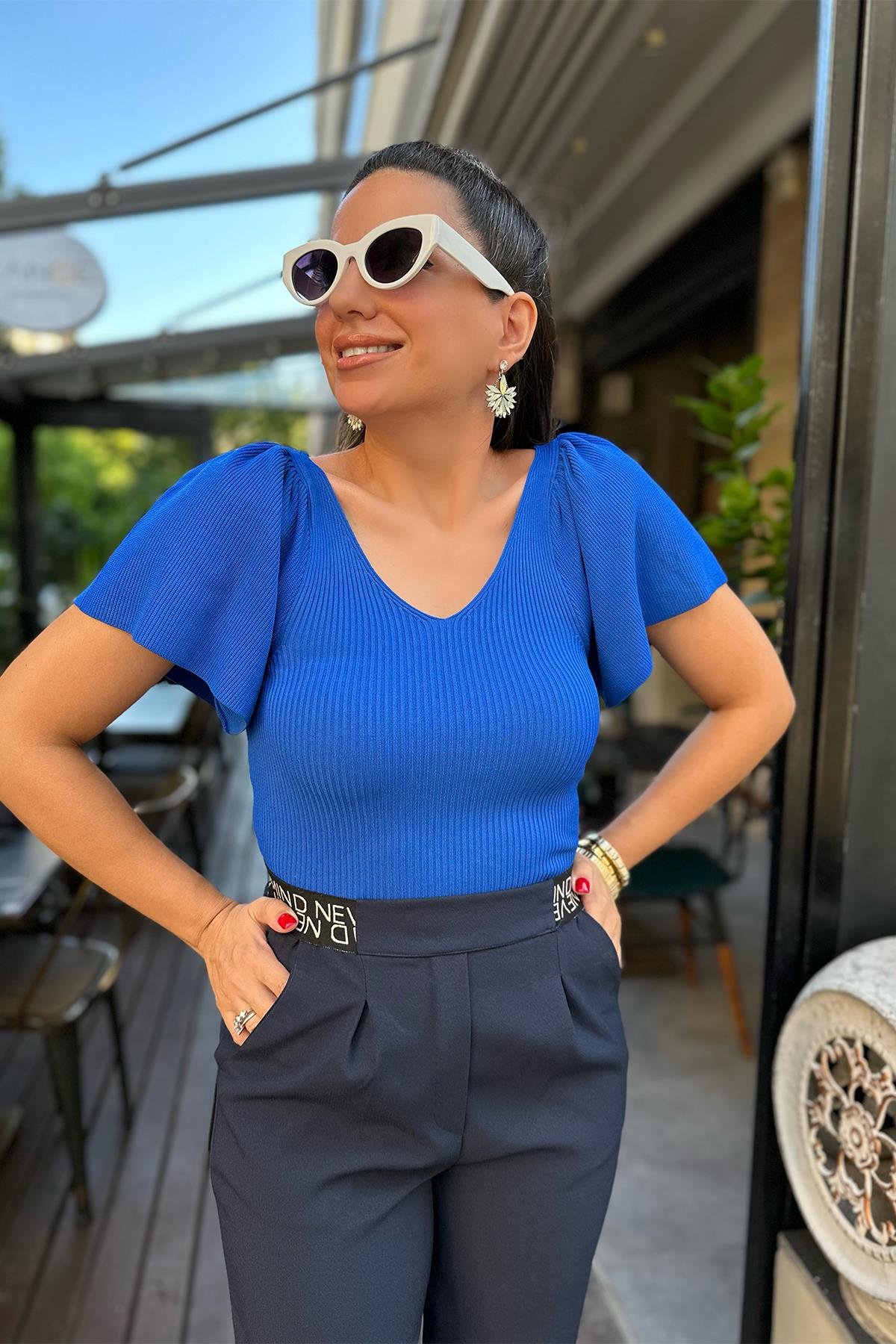 Saks Mavi  V Yaka Kolları Volanlı Triko Bluz