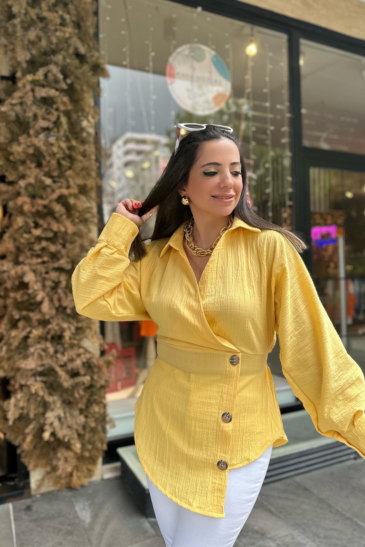 Sarı Kruvaze Yaka Düğme Detaylı Bluz